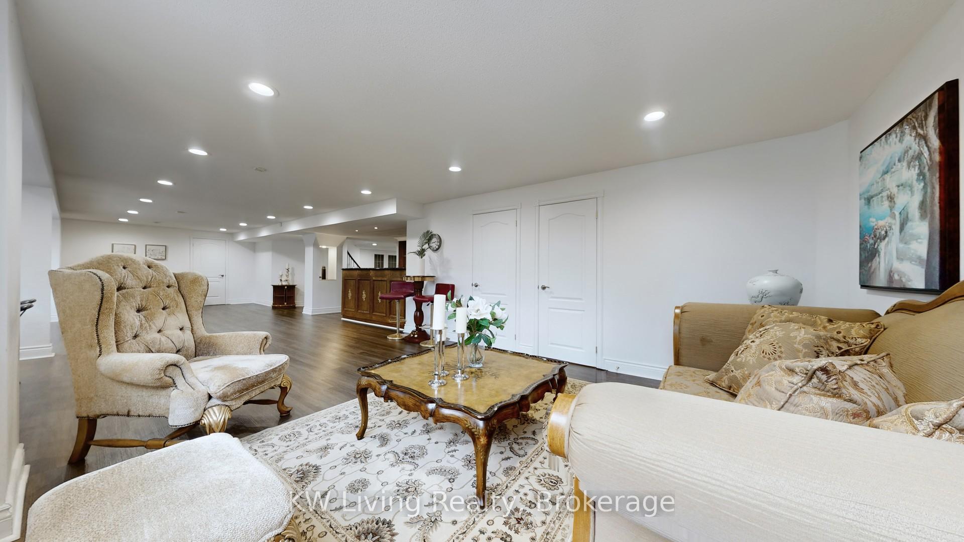 Photo 41 of 19 Spadina Road, Richmond Hill, Bayview Hill — HOMEH