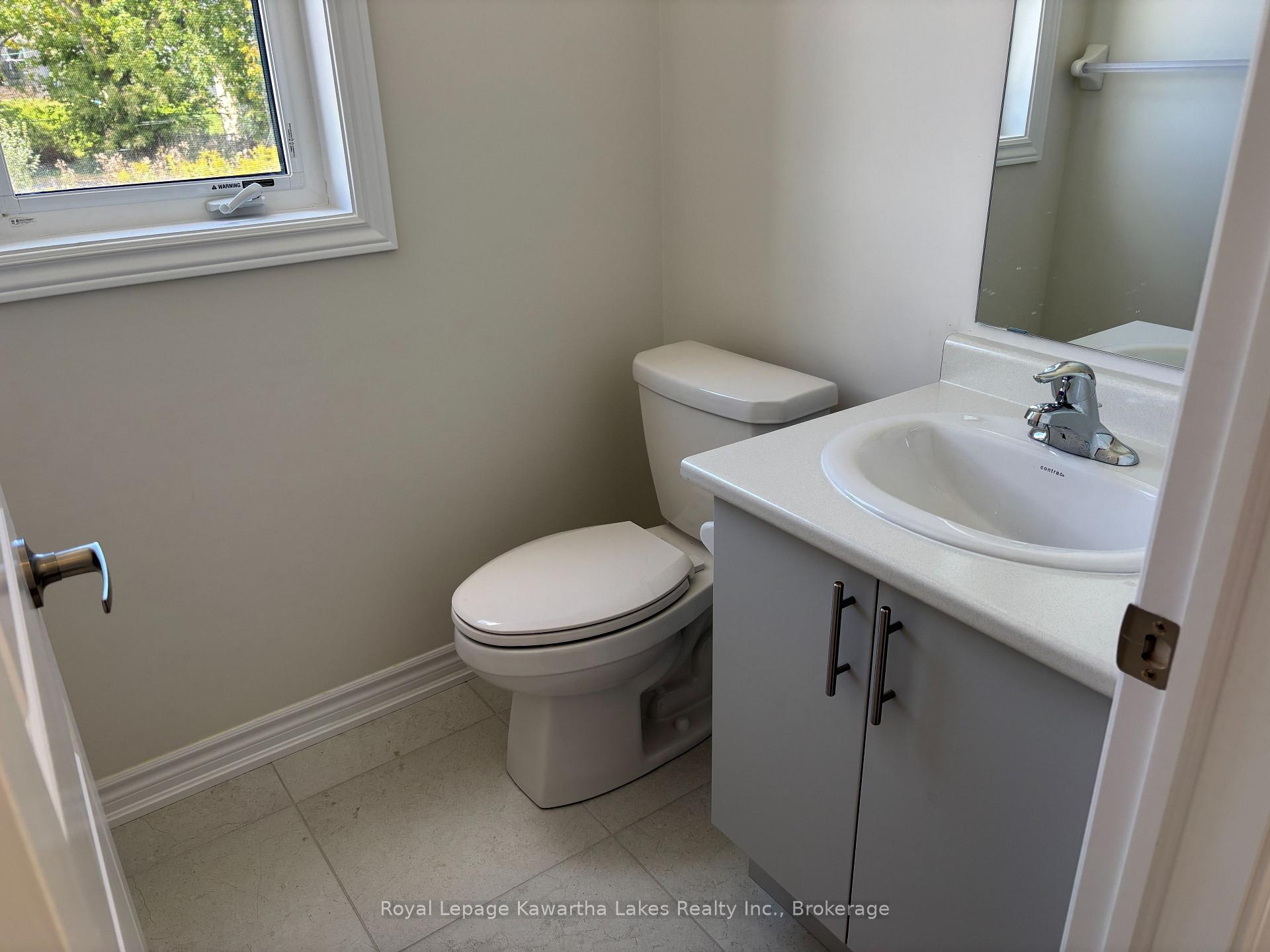 Photo 11 of 26 Ingle Way, Kawartha Lakes, Lindsay — HOMEH