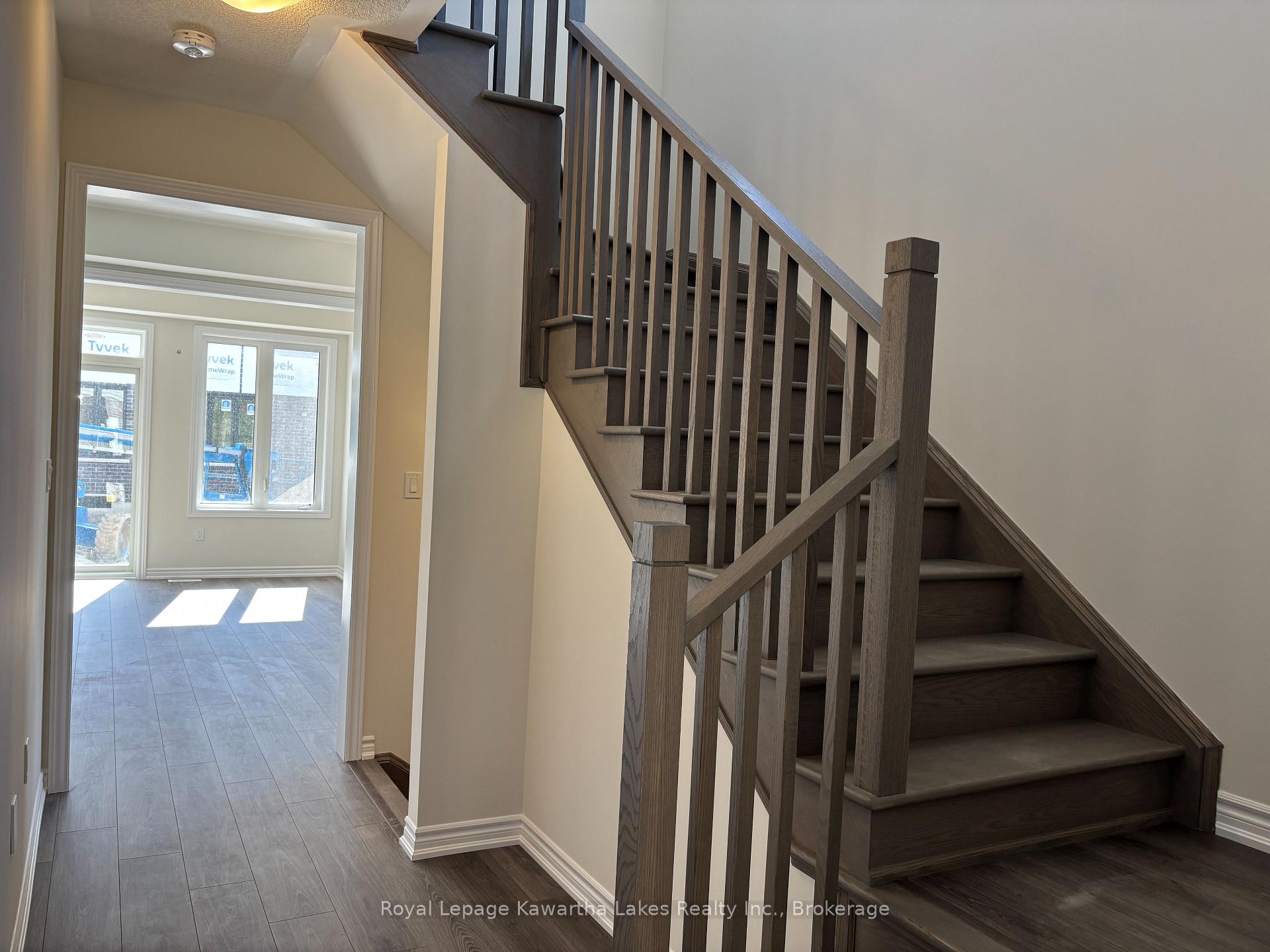 Photo 12 of 26 Ingle Way, Kawartha Lakes, Lindsay — HOMEH