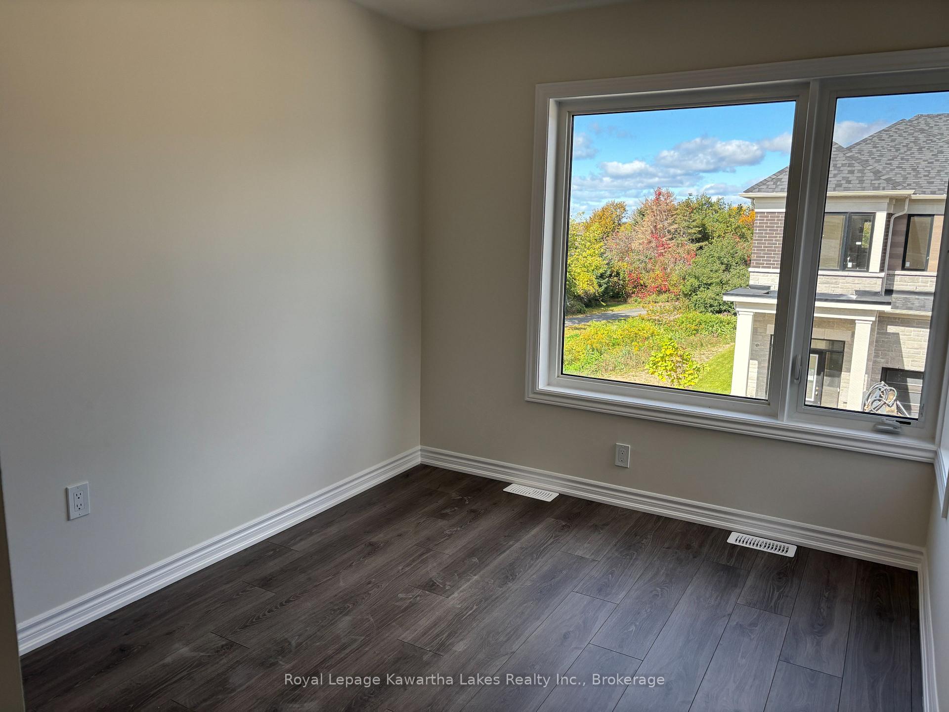 Photo 13 of 26 Ingle Way, Kawartha Lakes, Lindsay — HOMEH