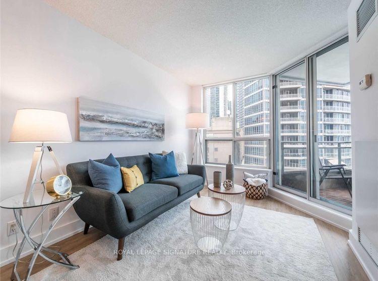 Photo 8 of Unit 805, 225 Queens Quay W, Toronto, Waterfront Communities — HOMEH