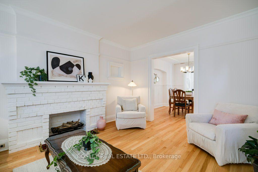 Photo 3 of 247 Melrose Avenue, Toronto, Bedford Park-Nortown — HOMEH