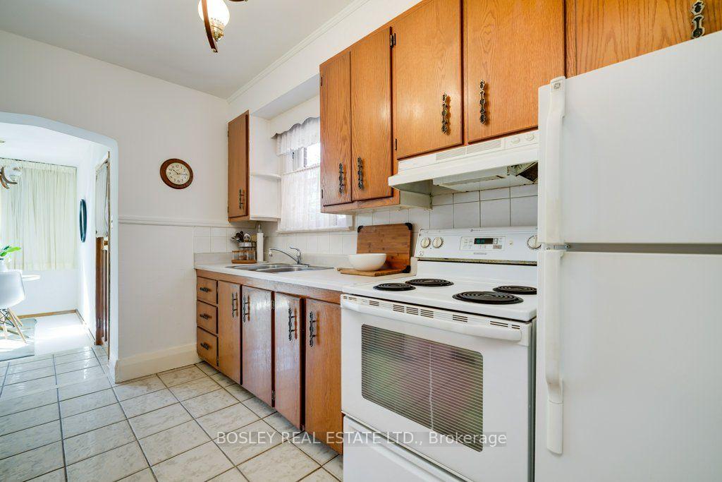 Photo 10 of 247 Melrose Avenue, Toronto, Bedford Park-Nortown — HOMEH