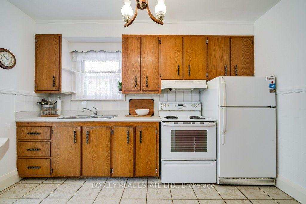Photo 11 of 247 Melrose Avenue, Toronto, Bedford Park-Nortown — HOMEH