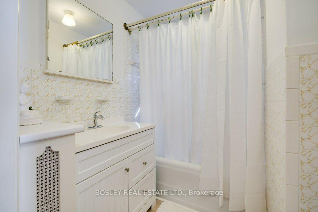 Photo 25 of 247 Melrose Avenue, Toronto, Bedford Park-Nortown — HOMEH