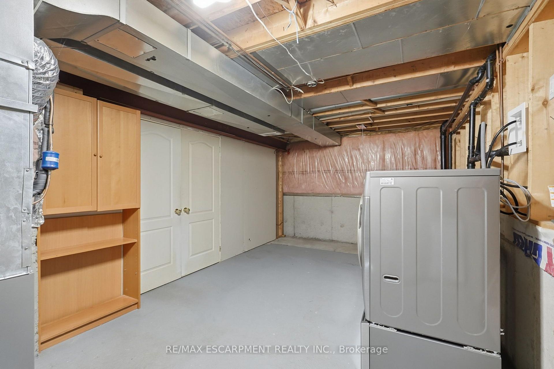 Photo 36 of 102 Cove Crescent, Hamilton, Stoney Creek — HOMEH
