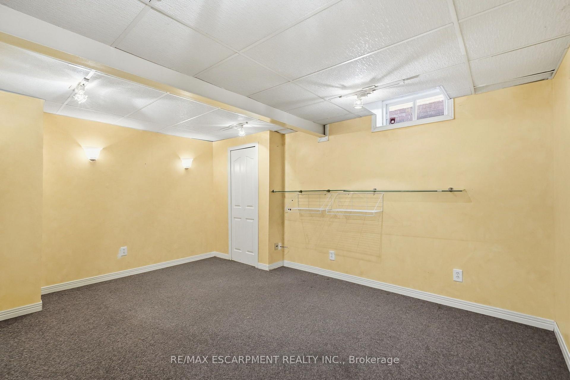 Photo 40 of 102 Cove Crescent, Hamilton, Stoney Creek — HOMEH