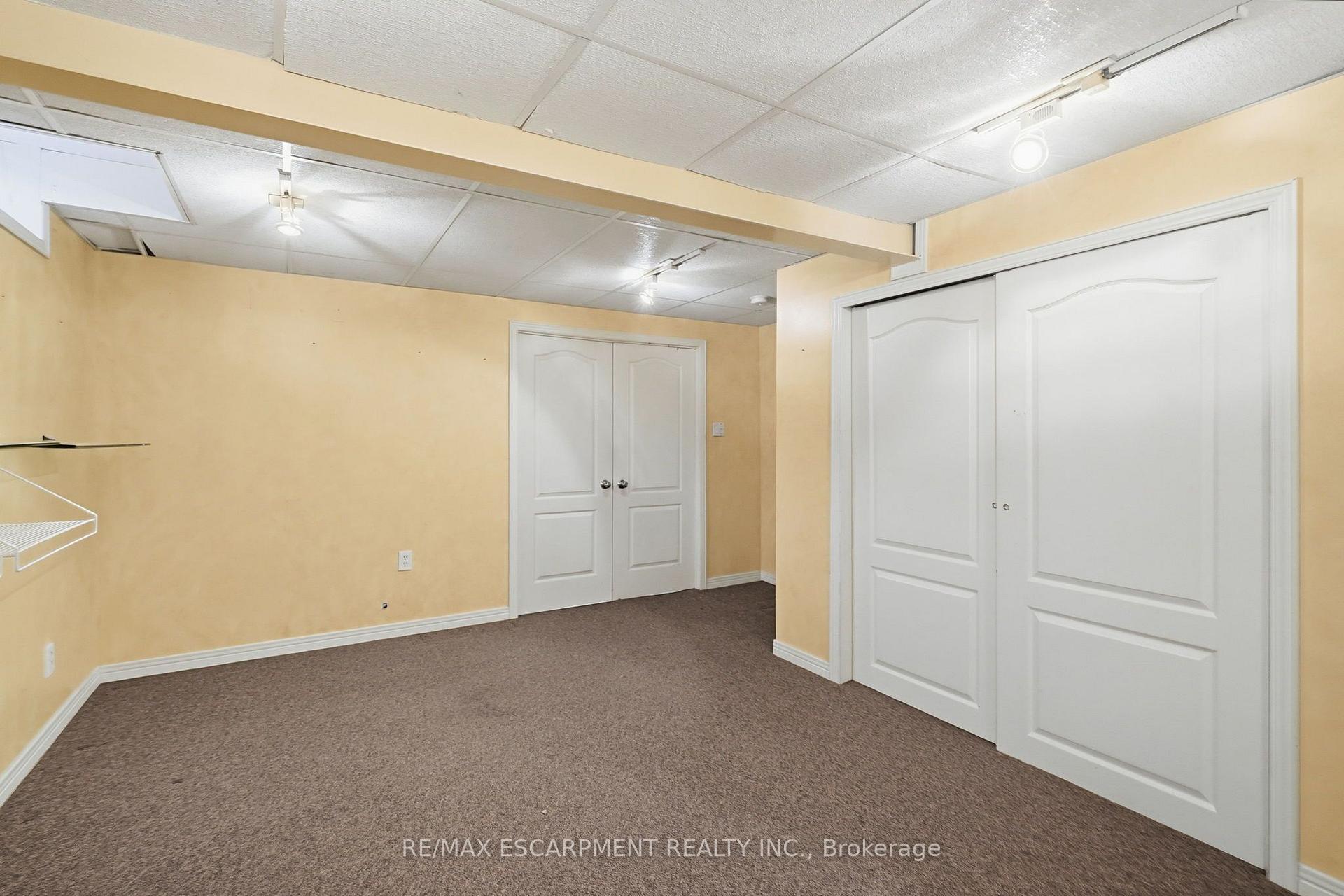 Photo 42 of 102 Cove Crescent, Hamilton, Stoney Creek — HOMEH
