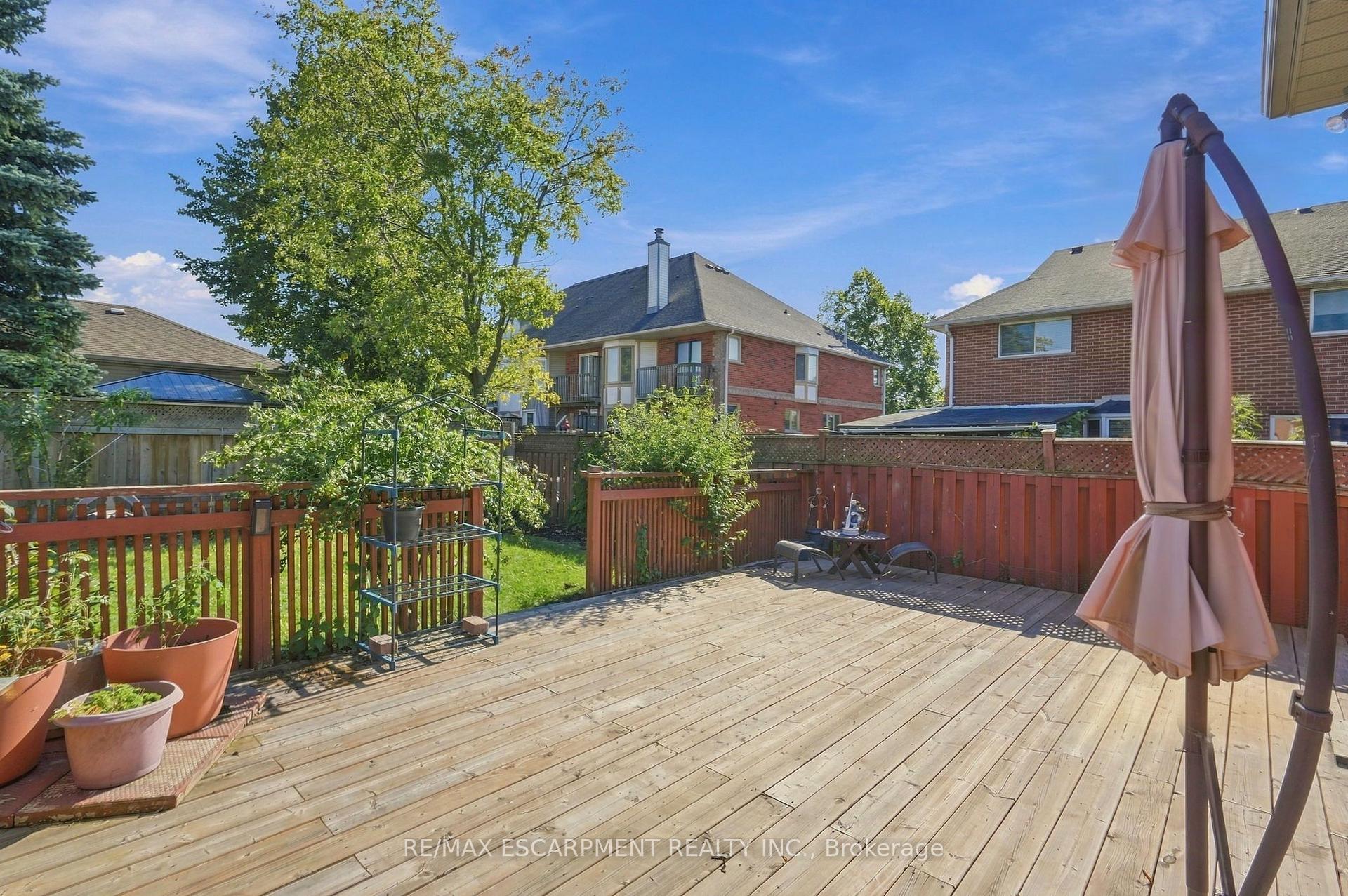 Photo 44 of 102 Cove Crescent, Hamilton, Stoney Creek — HOMEH