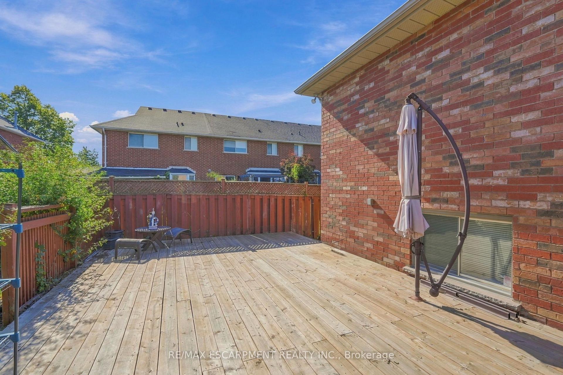 Photo 45 of 102 Cove Crescent, Hamilton, Stoney Creek — HOMEH