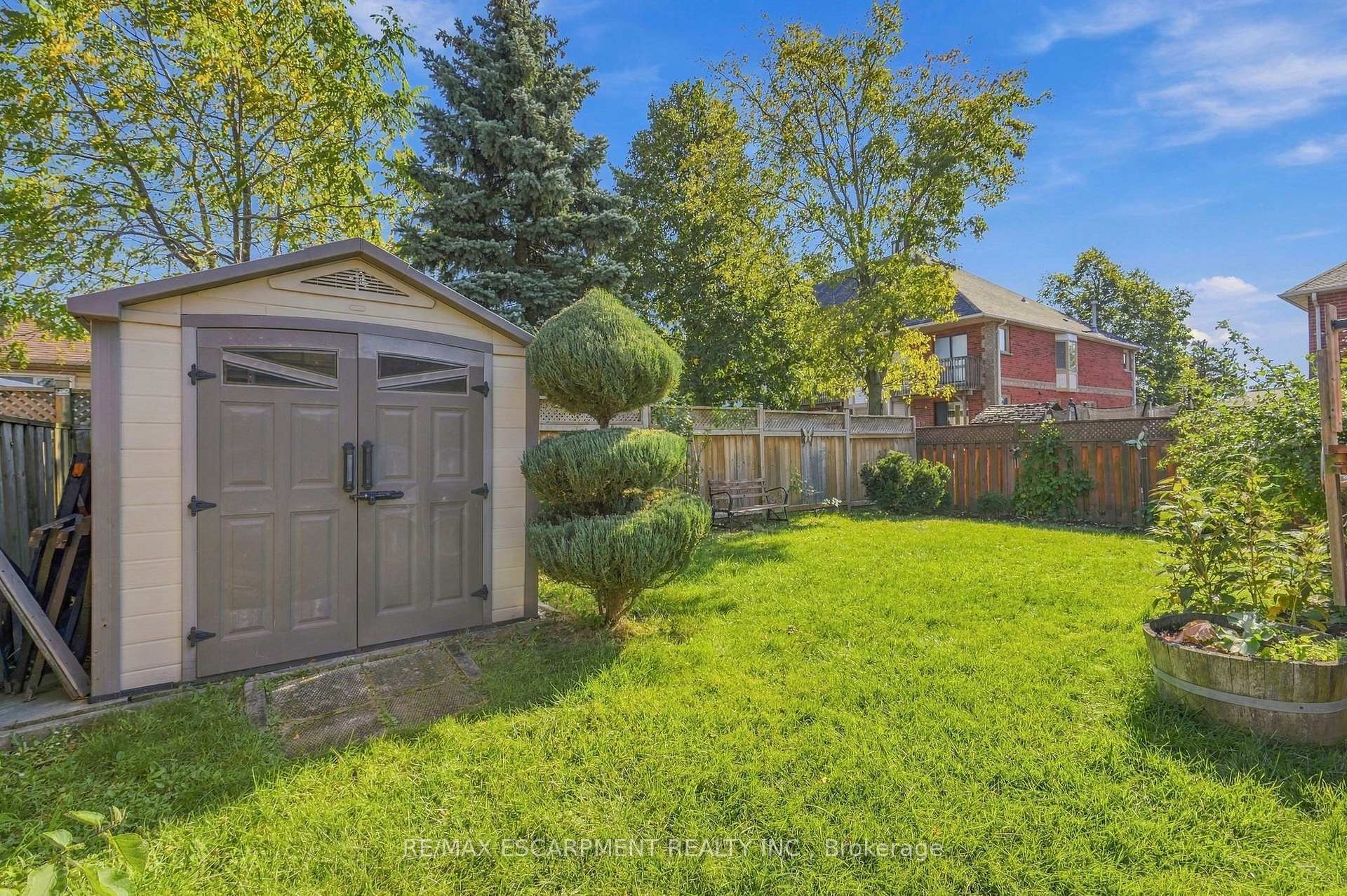 Photo 49 of 102 Cove Crescent, Hamilton, Stoney Creek — HOMEH