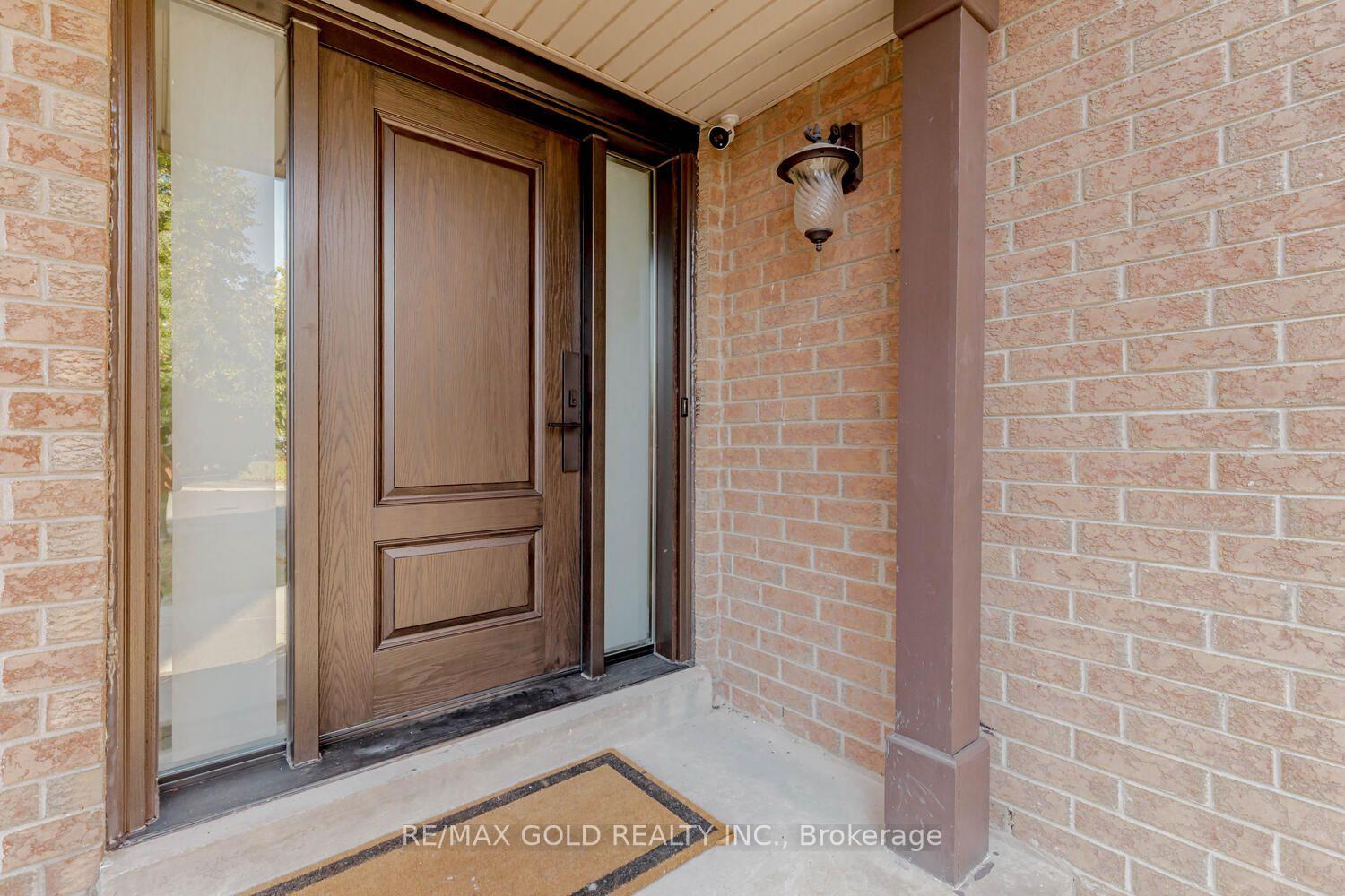 Photo 4 of 72 Chadwick Street, Brampton, Fletcher's West — HOMEH