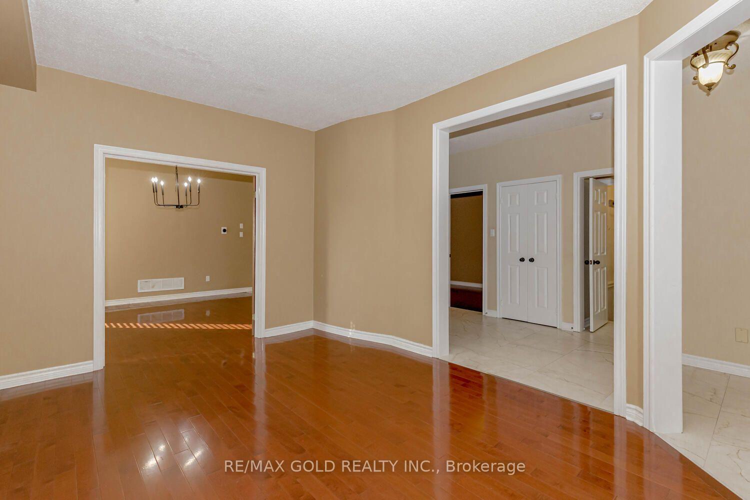 Photo 7 of 72 Chadwick Street, Brampton, Fletcher's West — HOMEH