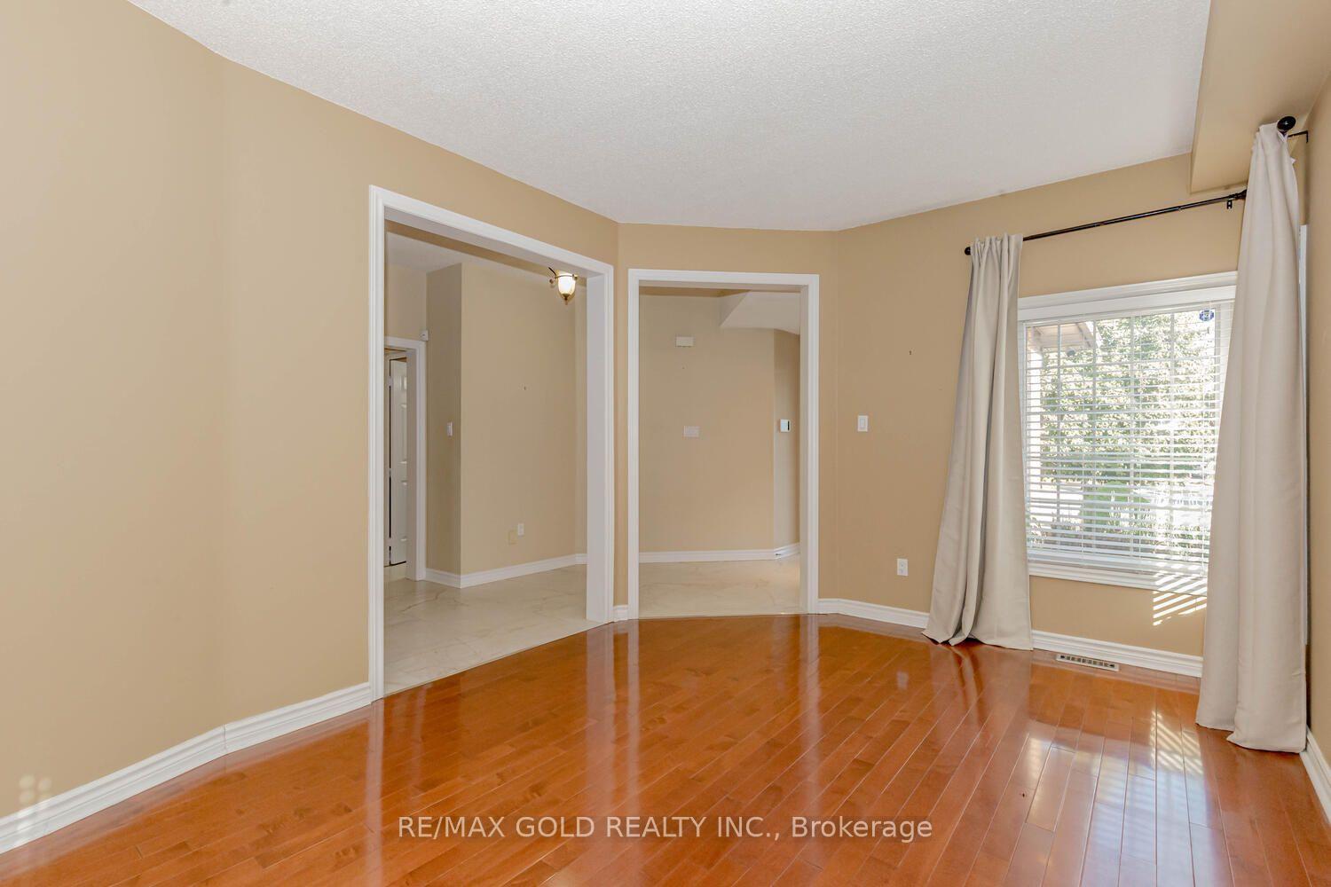 Photo 8 of 72 Chadwick Street, Brampton, Fletcher's West — HOMEH