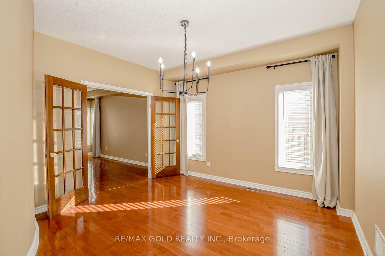 Photo 9 of 72 Chadwick Street, Brampton, Fletcher's West — HOMEH