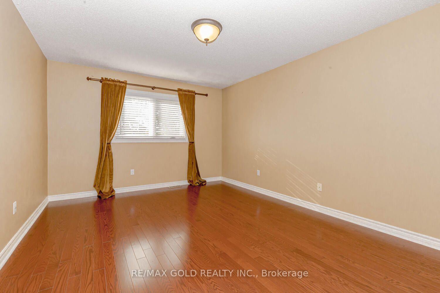 Photo 24 of 72 Chadwick Street, Brampton, Fletcher's West — HOMEH