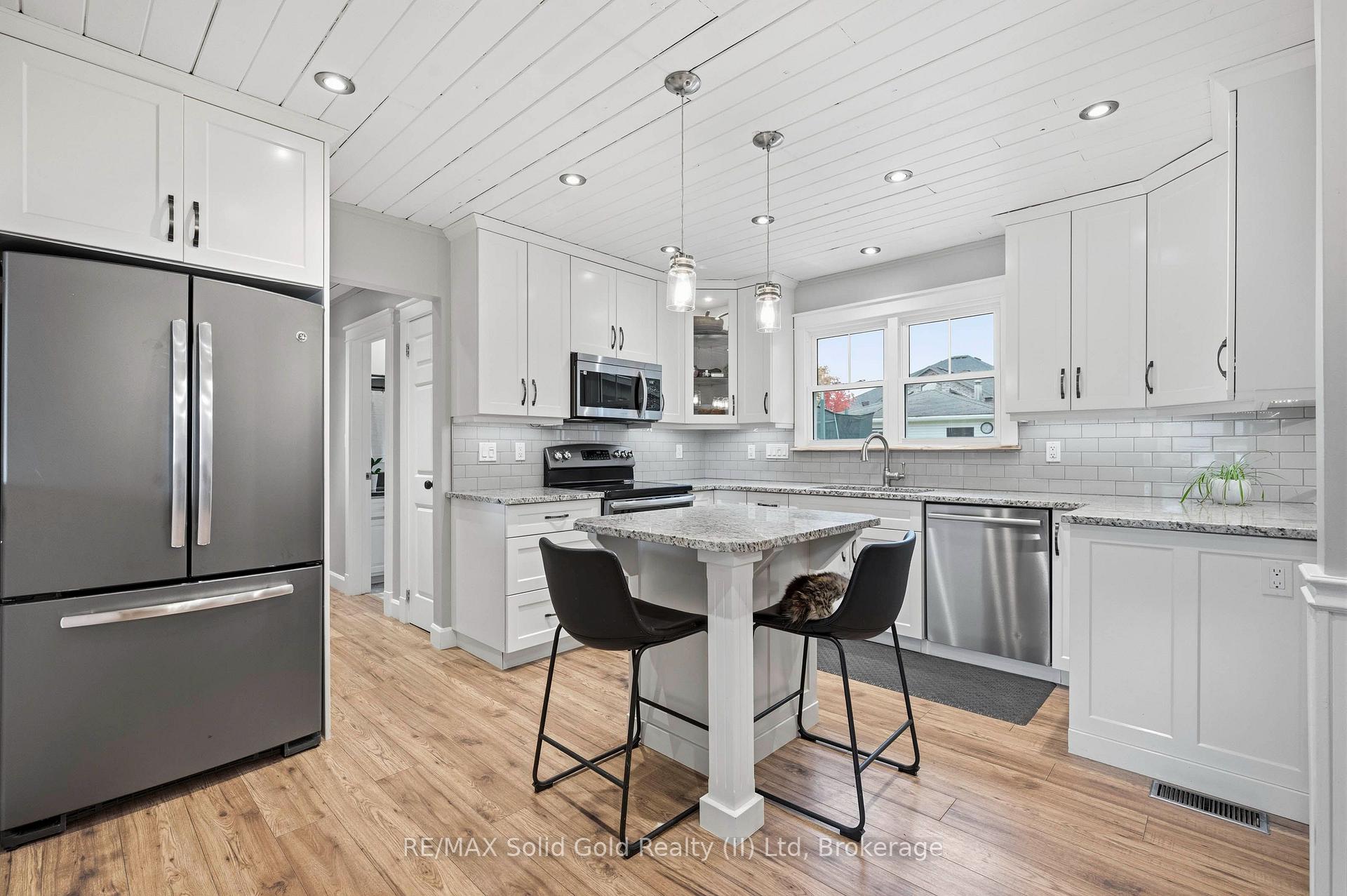 Photo 9 of 91 Mill Street E, Perth East, Milverton — HOMEH