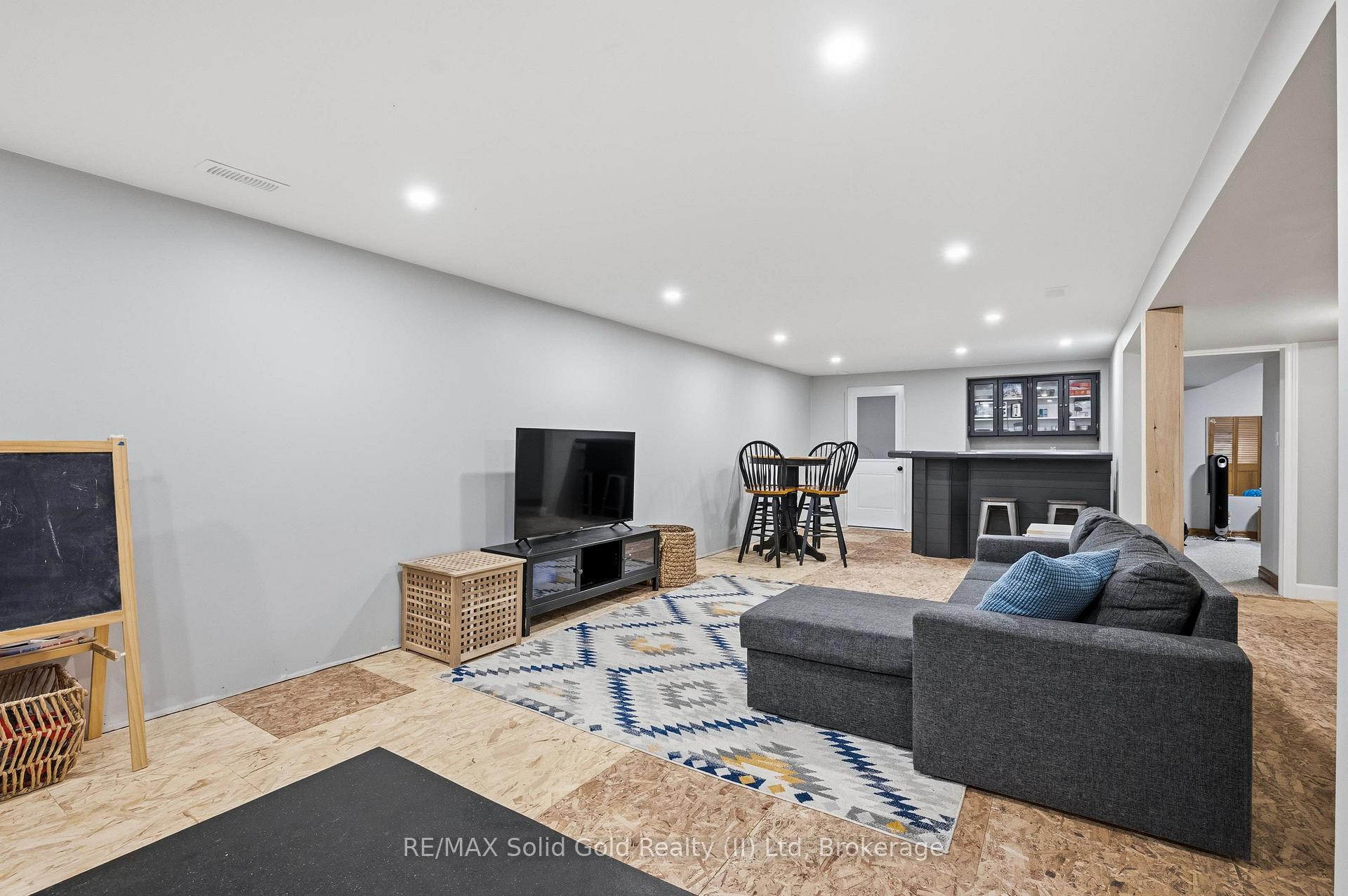 Photo 22 of 91 Mill Street E, Perth East, Milverton — HOMEH