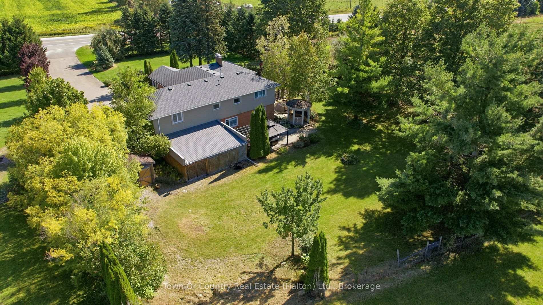 Photo 10 of 634424 Hurontario Street, Mono, Rural Mono — HOMEH
