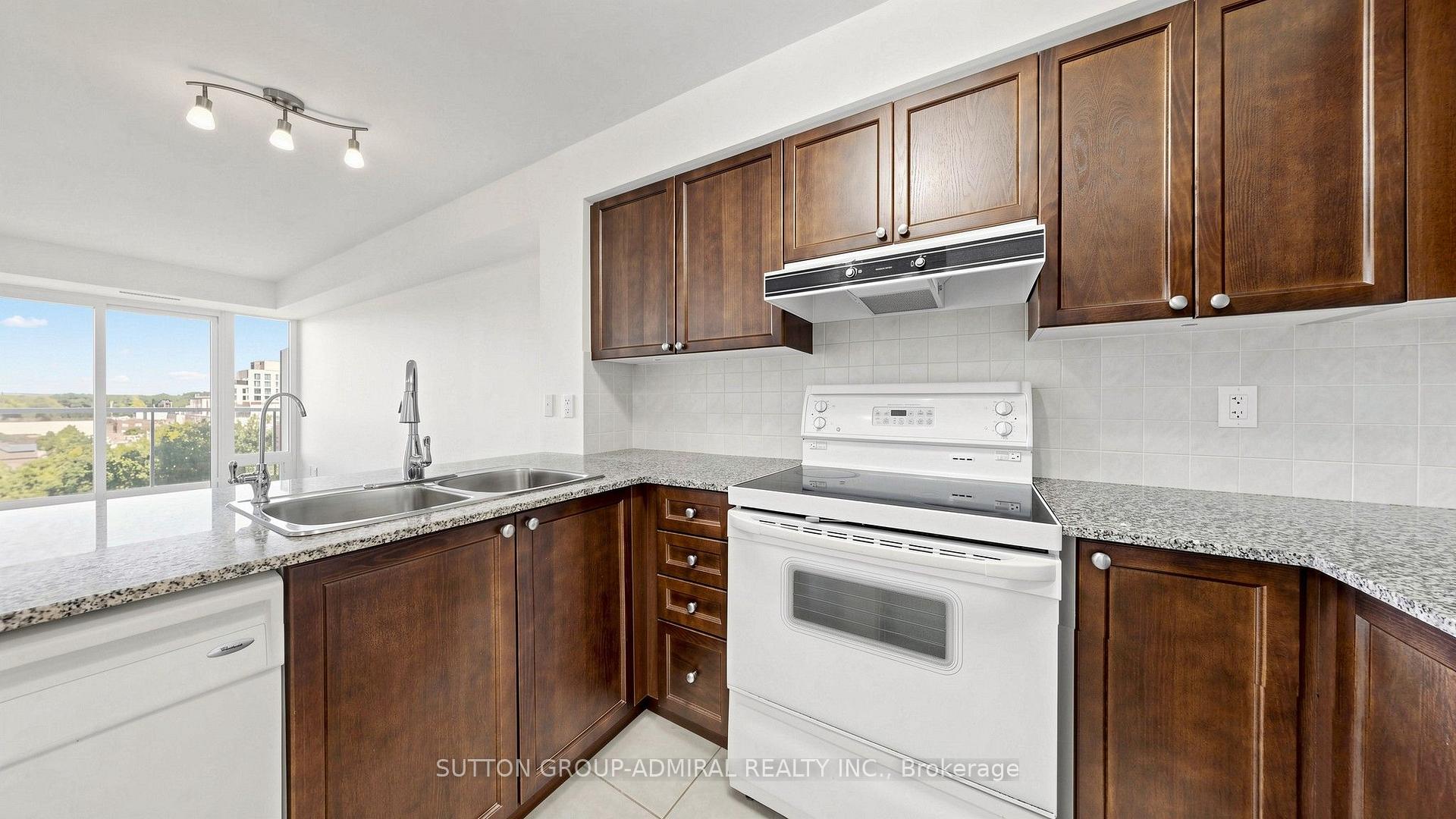 Photo 6 of Unit 806, 7 North Park Road, Vaughan, Beverley Glen — HOMEH