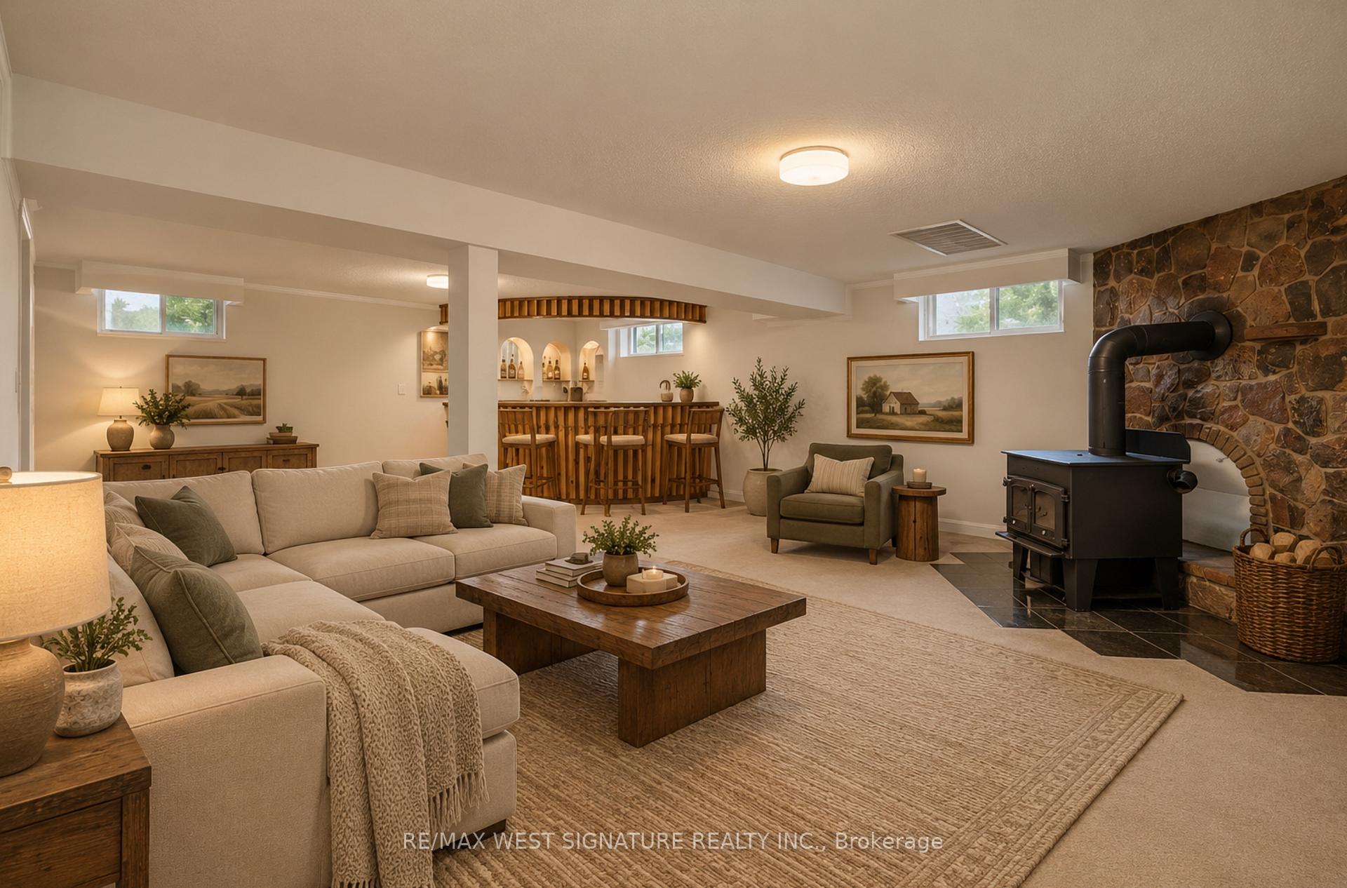 Photo 14 of 28 Bluehaven Crescent, North York, Humbermede — HOMEH