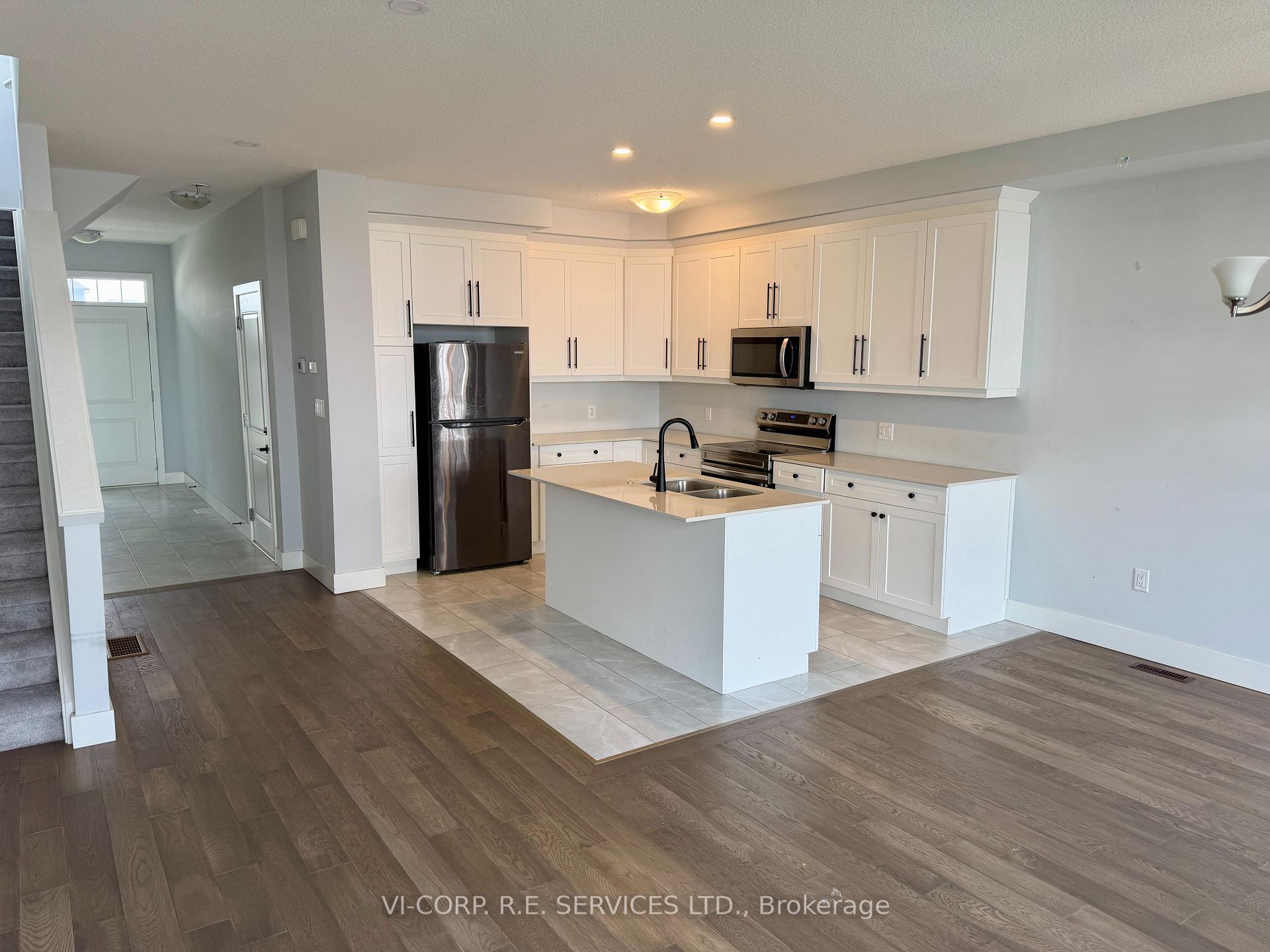 Photo 2 of 1936 Evans Boulevard, London, South U — HOMEH