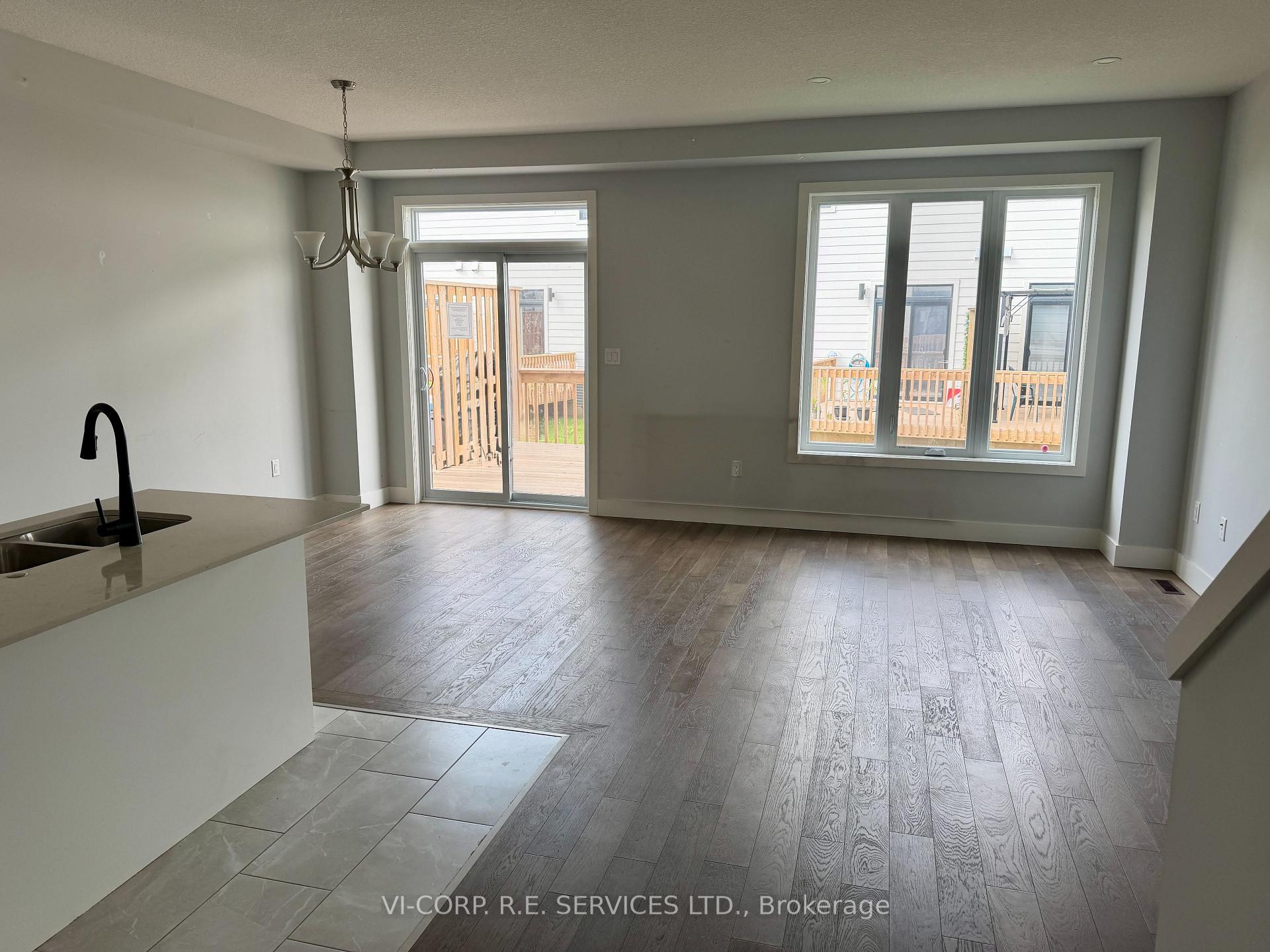 Photo 3 of 1936 Evans Boulevard, London, South U — HOMEH