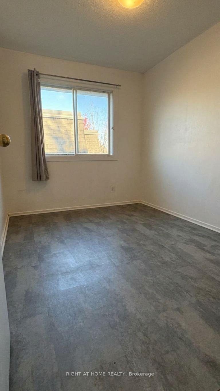 Photo 11 of Unit 14, 3043 Fairlea Crescent, Ottawa, Heron Gate/Industrial Park — HOMEH