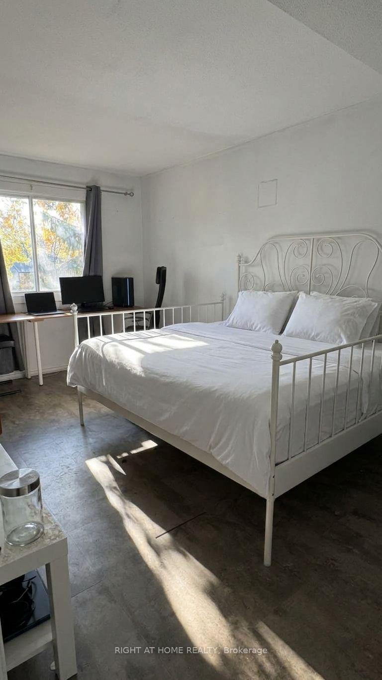Photo 12 of Unit 14, 3043 Fairlea Crescent, Ottawa, Heron Gate/Industrial Park — HOMEH