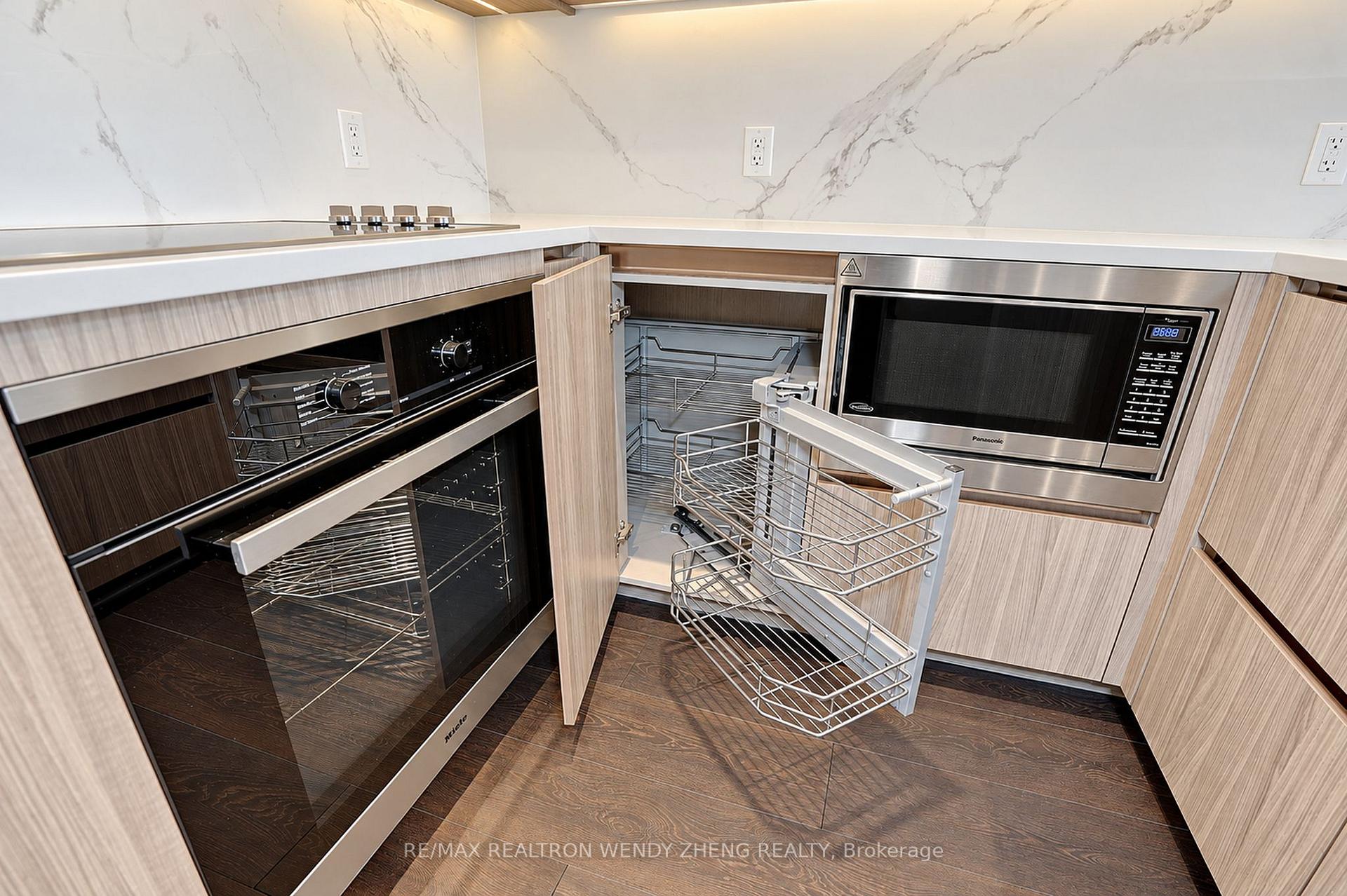 Photo 12 of Unit 2802, 27 Mcmahon Drive, North York, Bayview Village — HOMEH