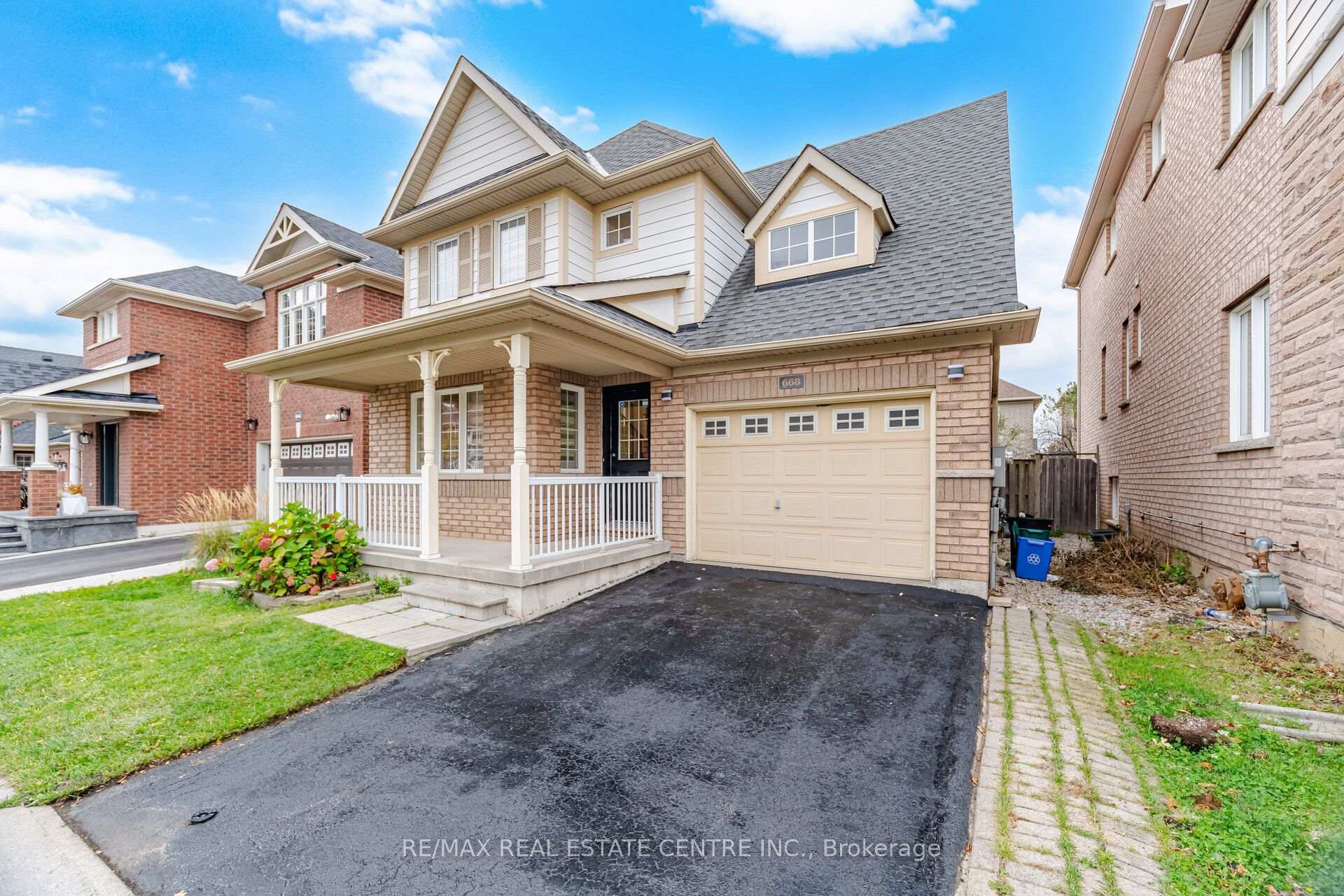 Photo 3 of 668 Caldwell Crescent, Milton, Beaty — HOMEH