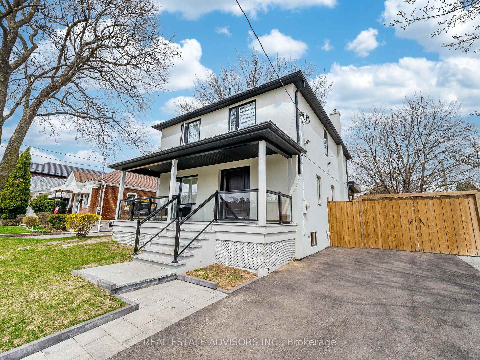 Photo 3 of 29 Ranwood Drive, North York, Humberlea-Pelmo Park — HOMEH