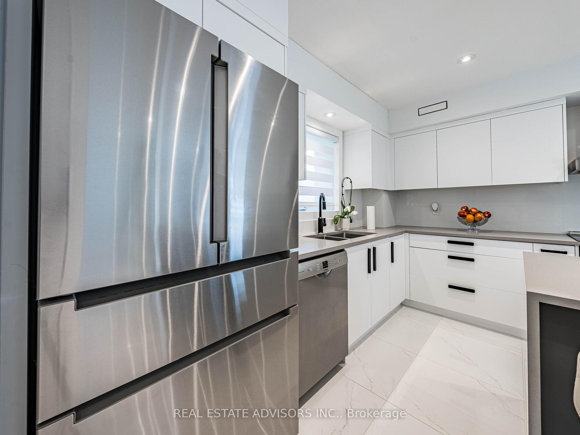 Photo 6 of 29 Ranwood Drive, North York, Humberlea-Pelmo Park — HOMEH