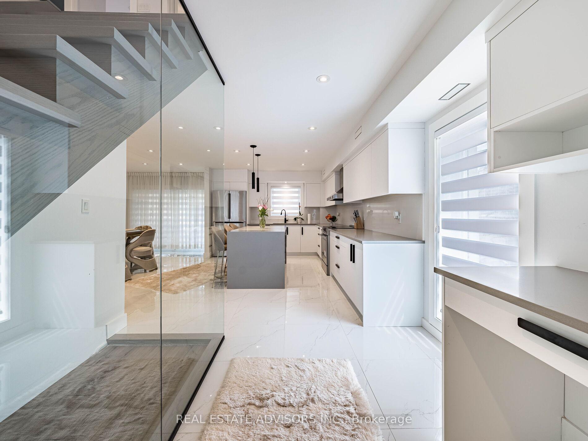 Photo 9 of 29 Ranwood Drive, North York, Humberlea-Pelmo Park — HOMEH
