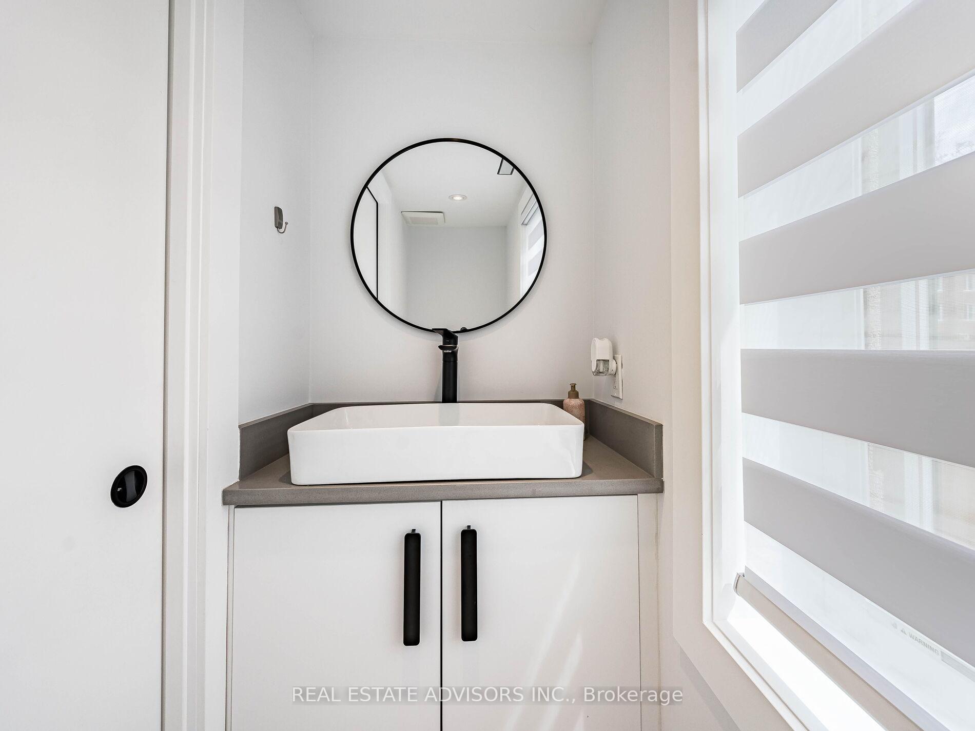 Photo 10 of 29 Ranwood Drive, North York, Humberlea-Pelmo Park — HOMEH
