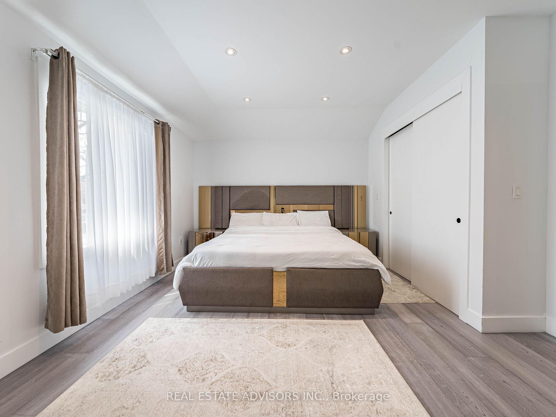 Photo 14 of 29 Ranwood Drive, North York, Humberlea-Pelmo Park — HOMEH
