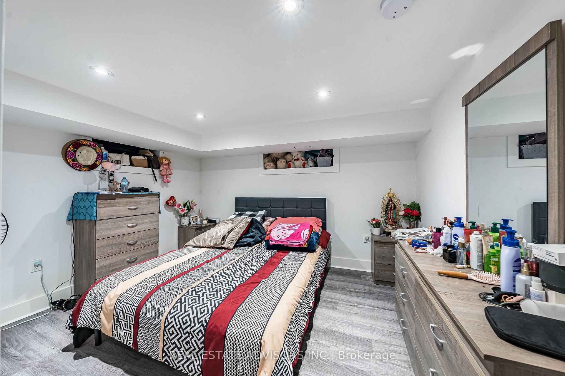 Photo 28 of 29 Ranwood Drive, North York, Humberlea-Pelmo Park — HOMEH