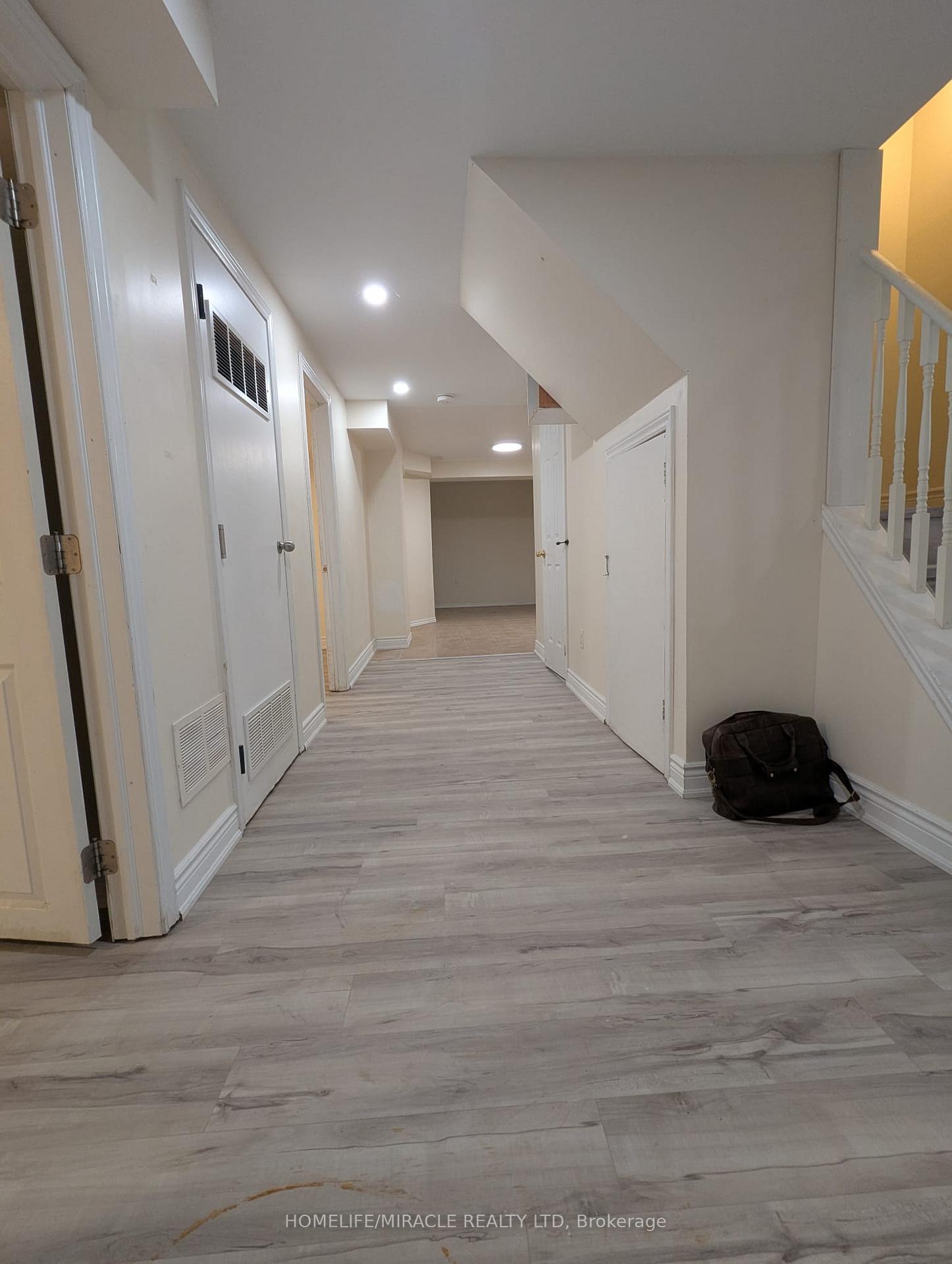 Photo 7 of 5118 Cree Lane, Mississauga, Hurontario — HOMEH