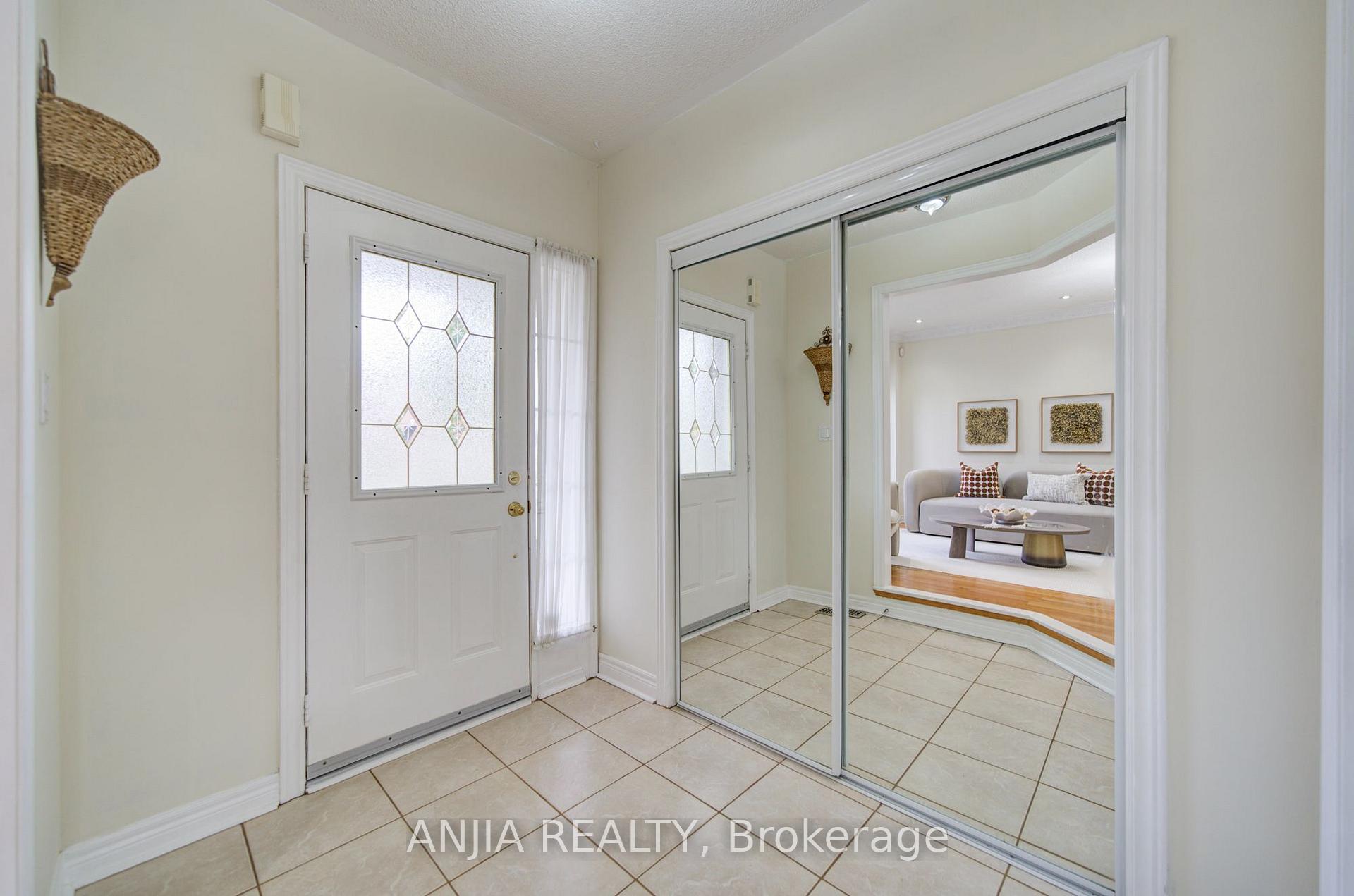 Photo 3 of 2035 Bur Oak Avenue, Markham, Greensborough — HOMEH