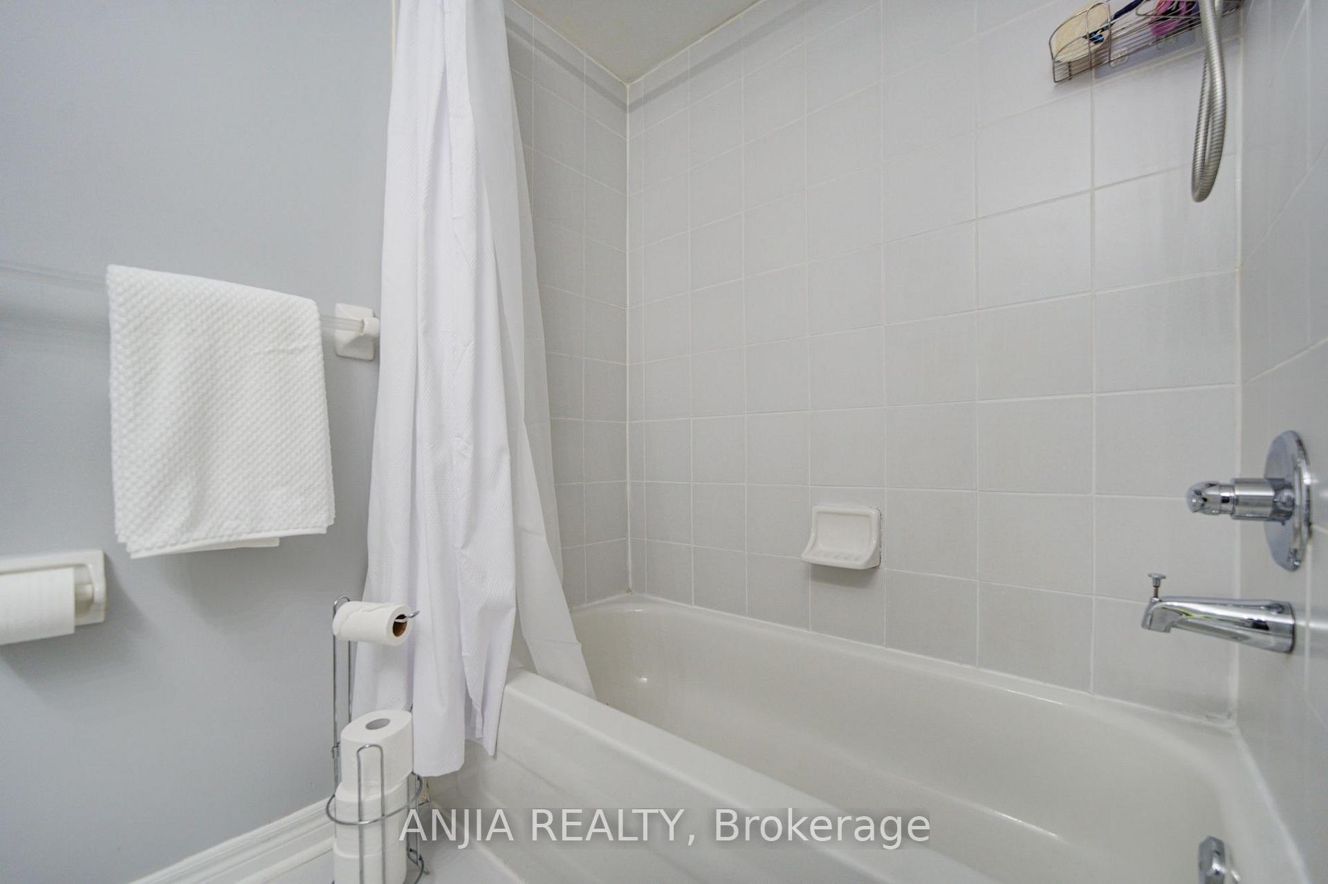 Photo 27 of 2035 Bur Oak Avenue, Markham, Greensborough — HOMEH