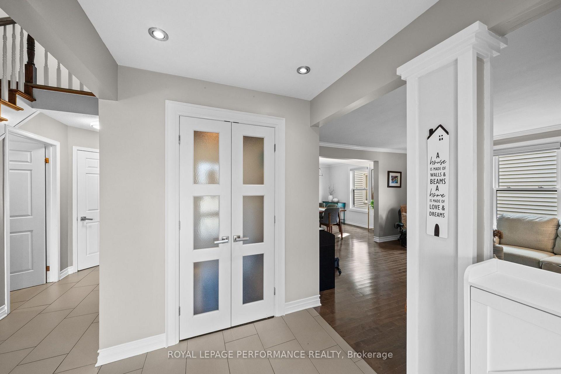 Photo 4 of 550 Foxview Place, Ottawa, CFB Rockcliffe and Area — HOMEH