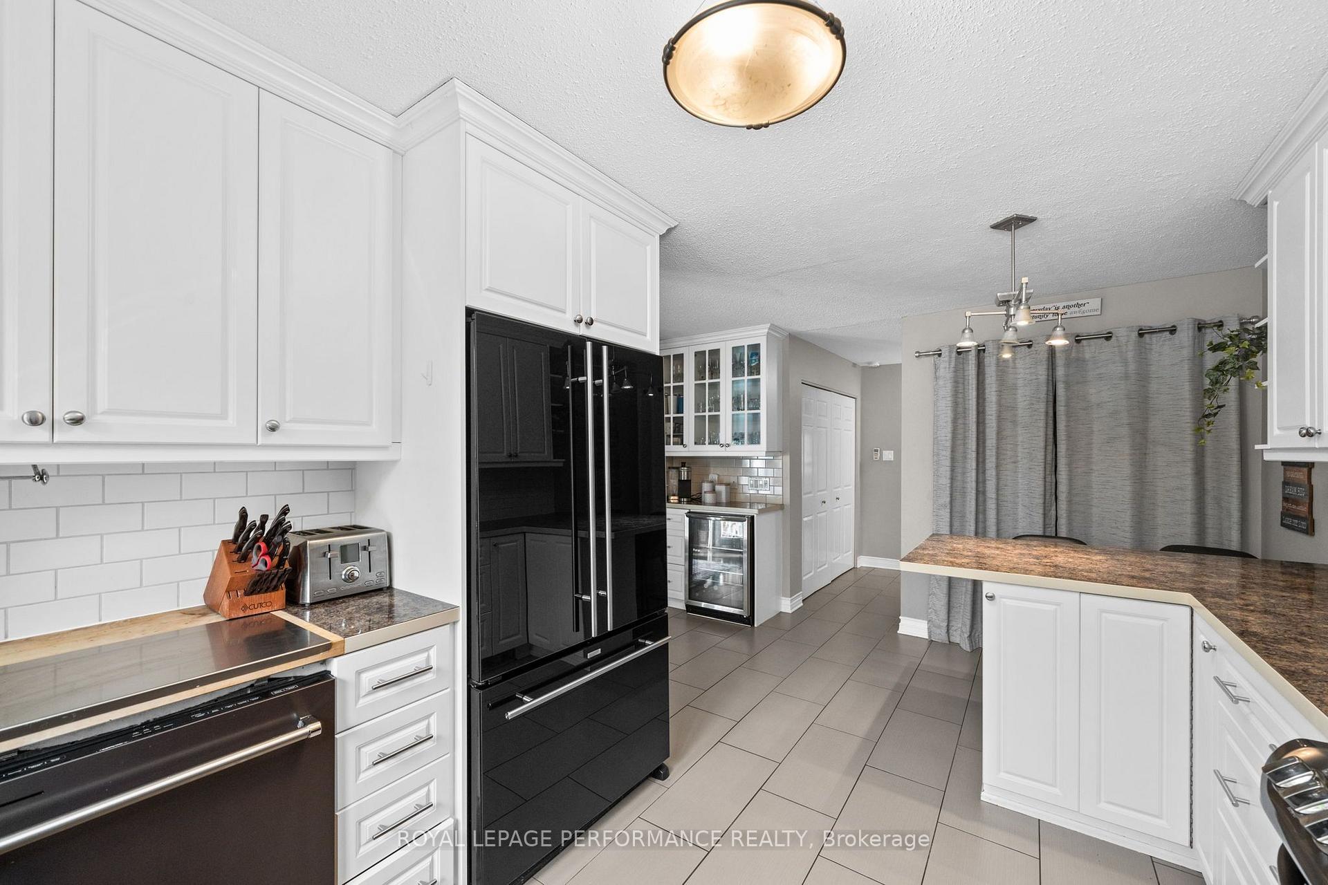 Photo 14 of 550 Foxview Place, Ottawa, CFB Rockcliffe and Area — HOMEH