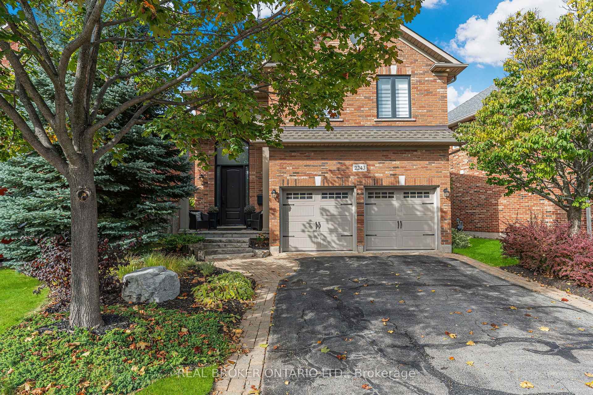 Photo 1 of 2243 Woodcrest Drive, Oakville, Westmount — HOMEH