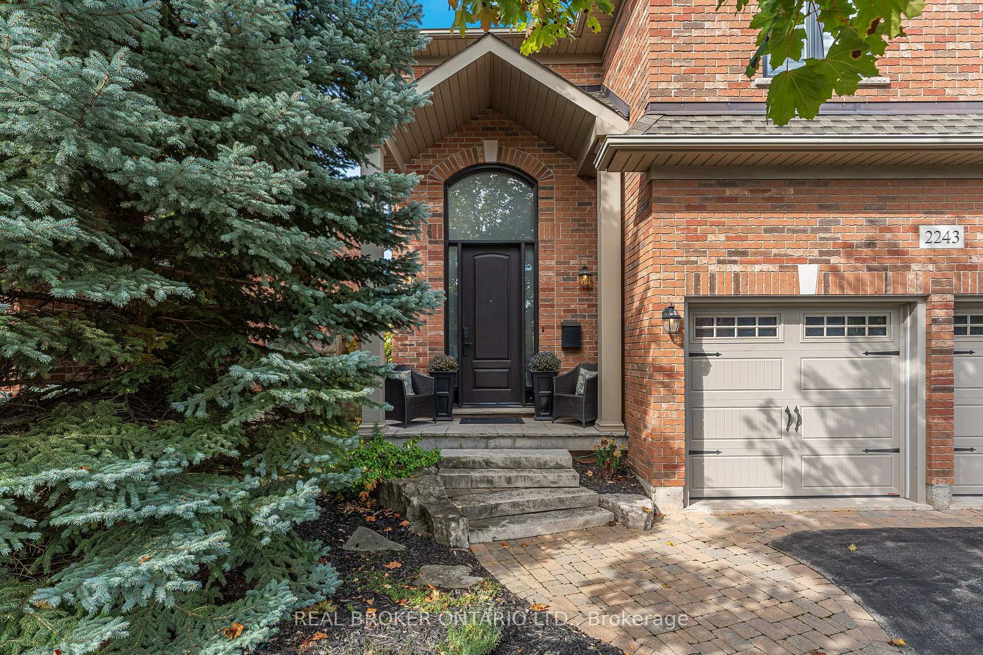 Photo 7 of 2243 Woodcrest Drive, Oakville, Westmount — HOMEH
