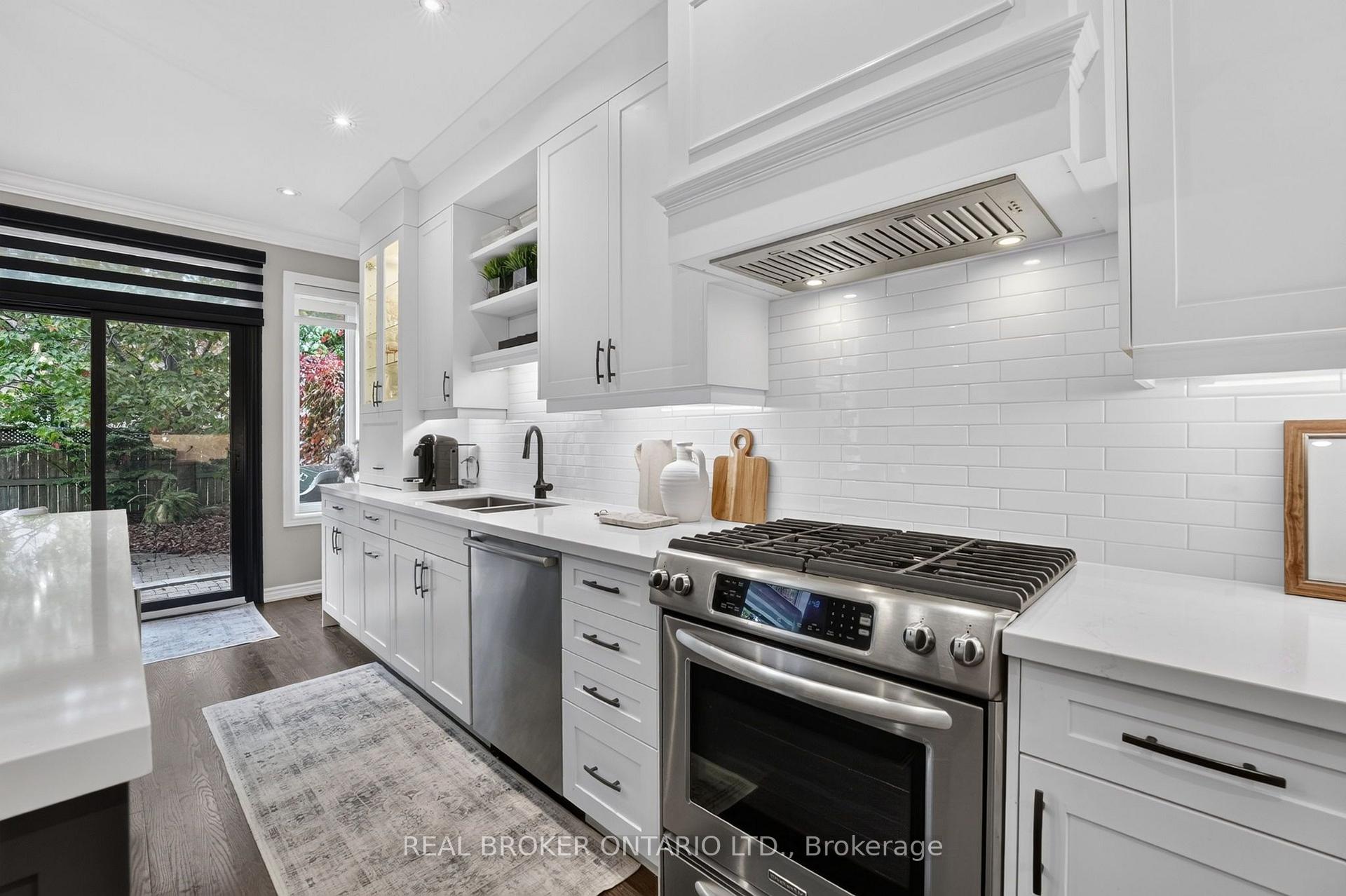Photo 15 of 2243 Woodcrest Drive, Oakville, Westmount — HOMEH