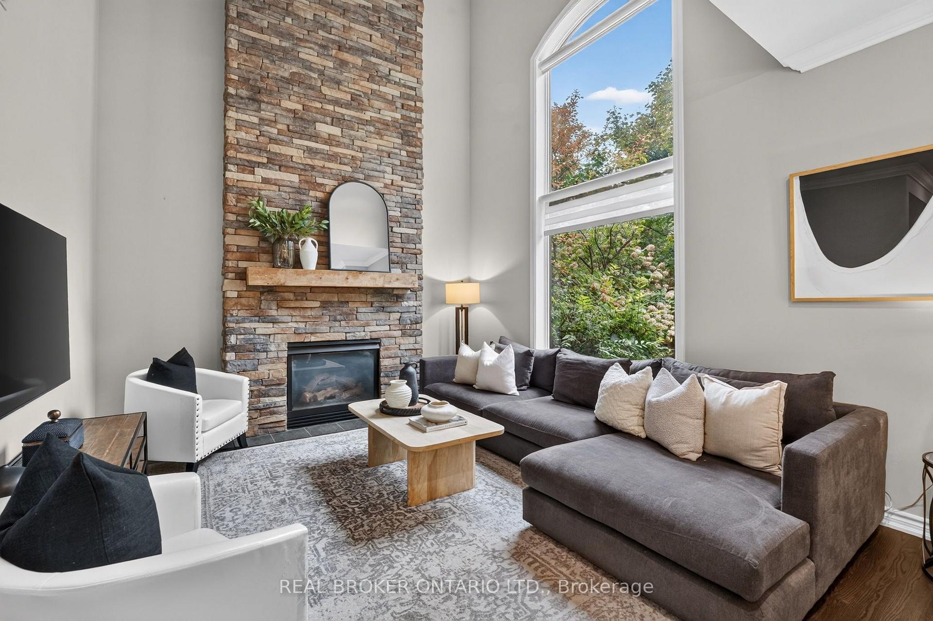 Photo 19 of 2243 Woodcrest Drive, Oakville, Westmount — HOMEH