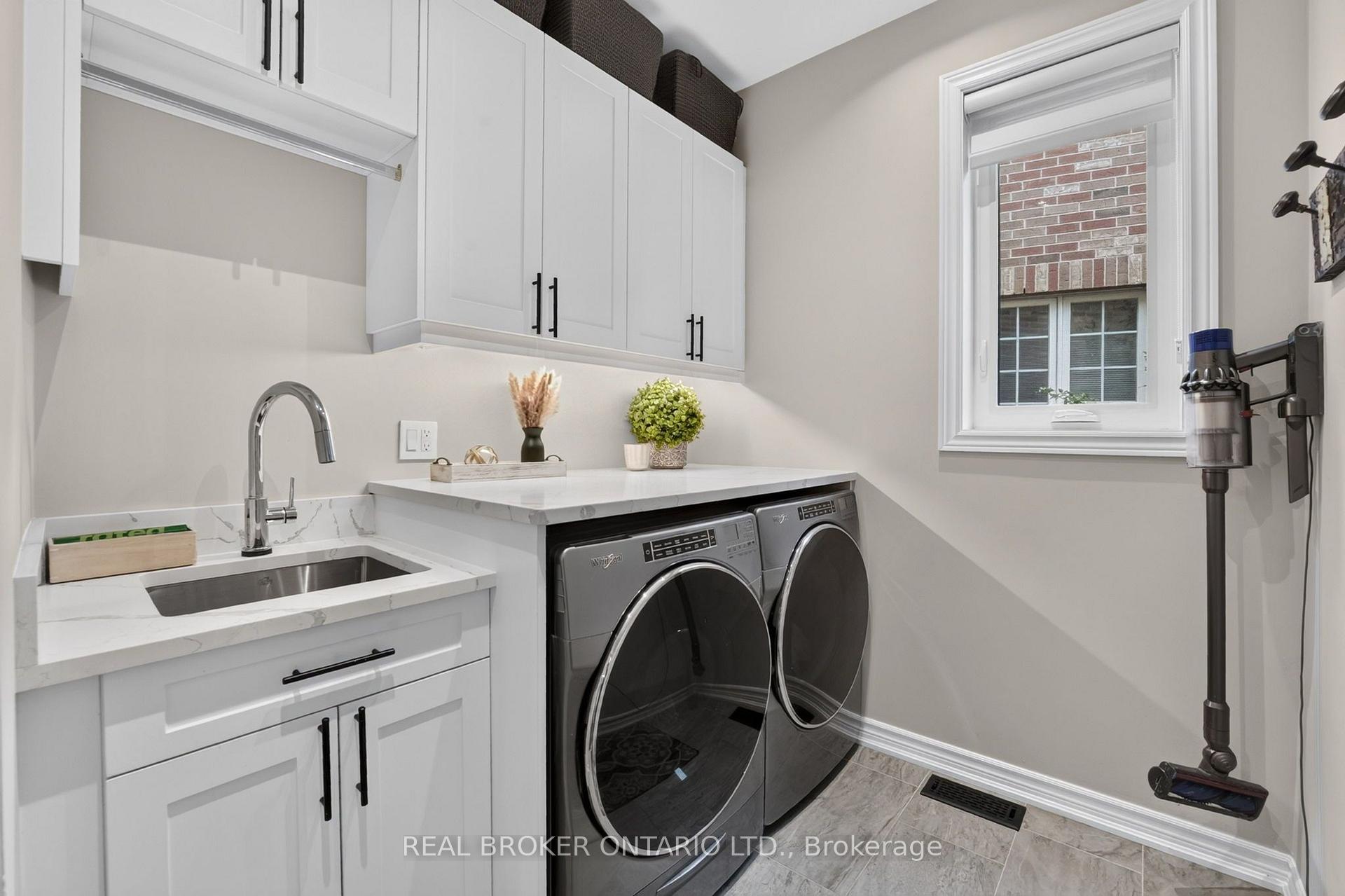 Photo 25 of 2243 Woodcrest Drive, Oakville, Westmount — HOMEH