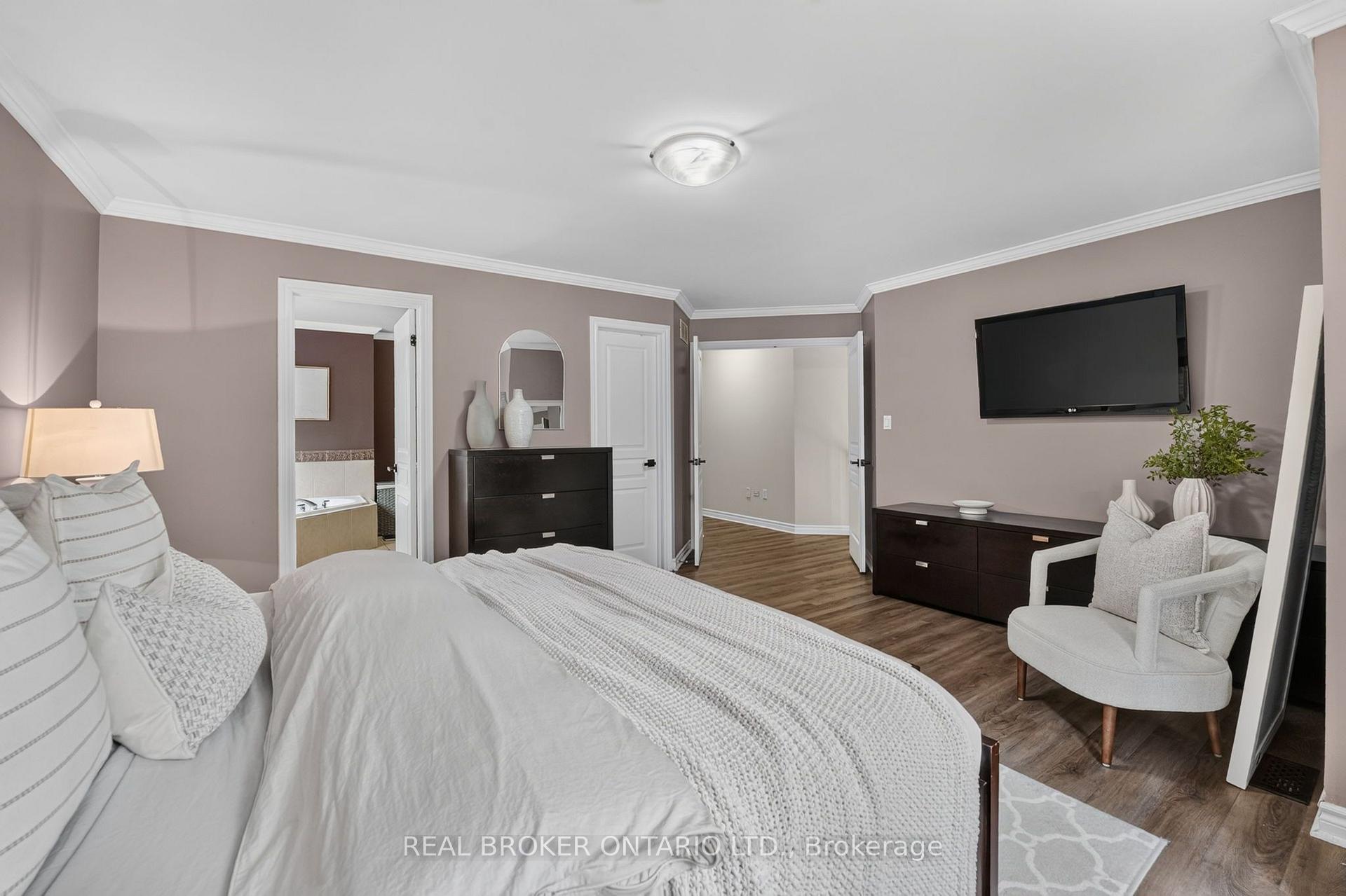 Photo 28 of 2243 Woodcrest Drive, Oakville, Westmount — HOMEH