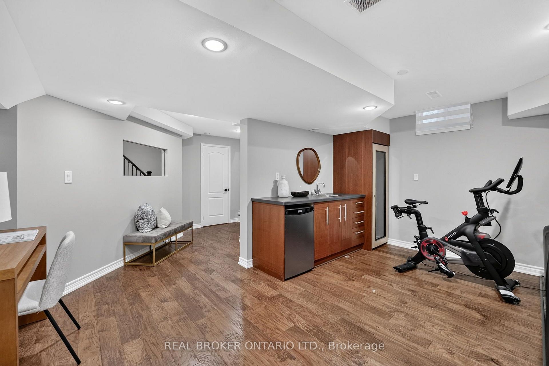 Photo 37 of 2243 Woodcrest Drive, Oakville, Westmount — HOMEH