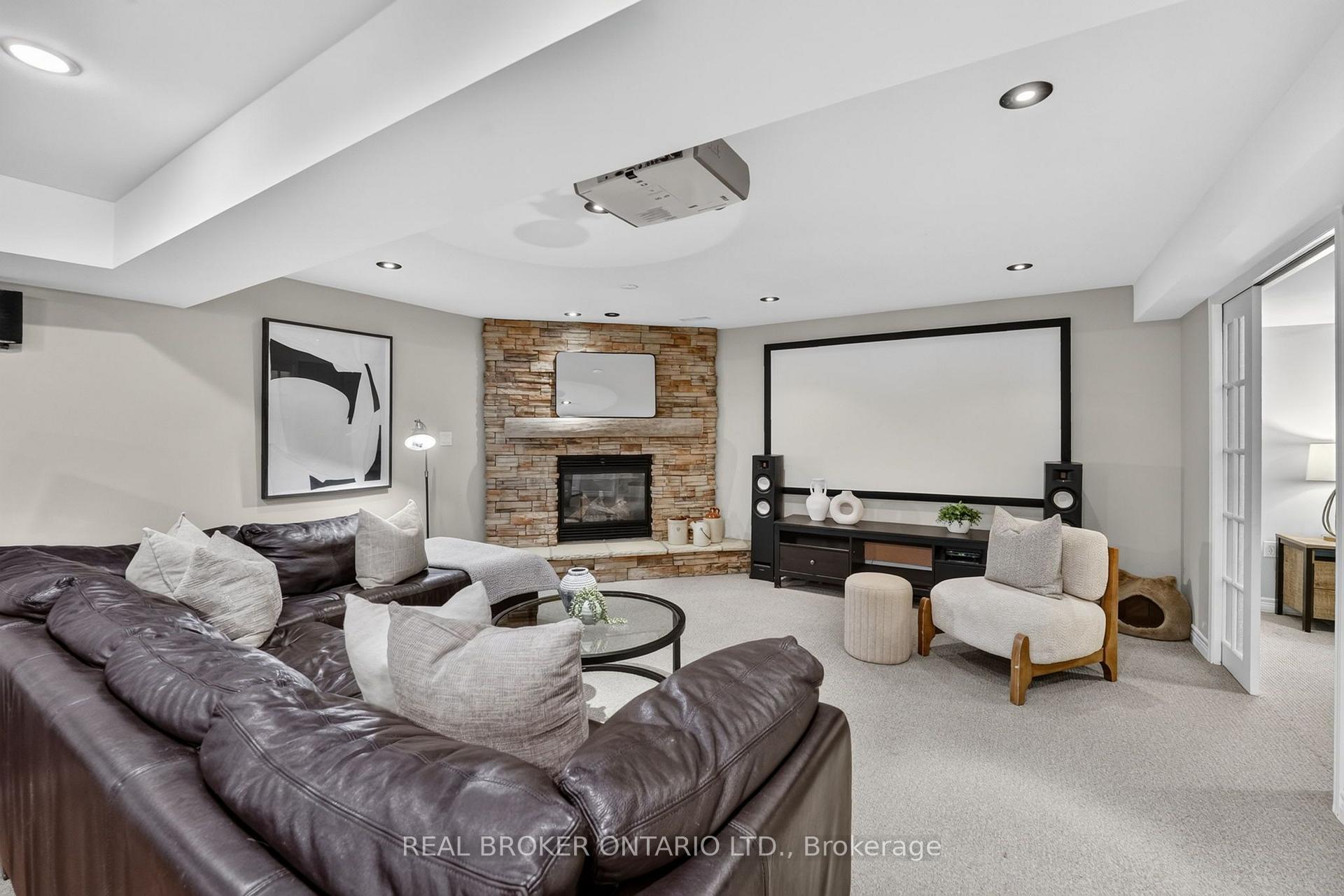 Photo 38 of 2243 Woodcrest Drive, Oakville, Westmount — HOMEH